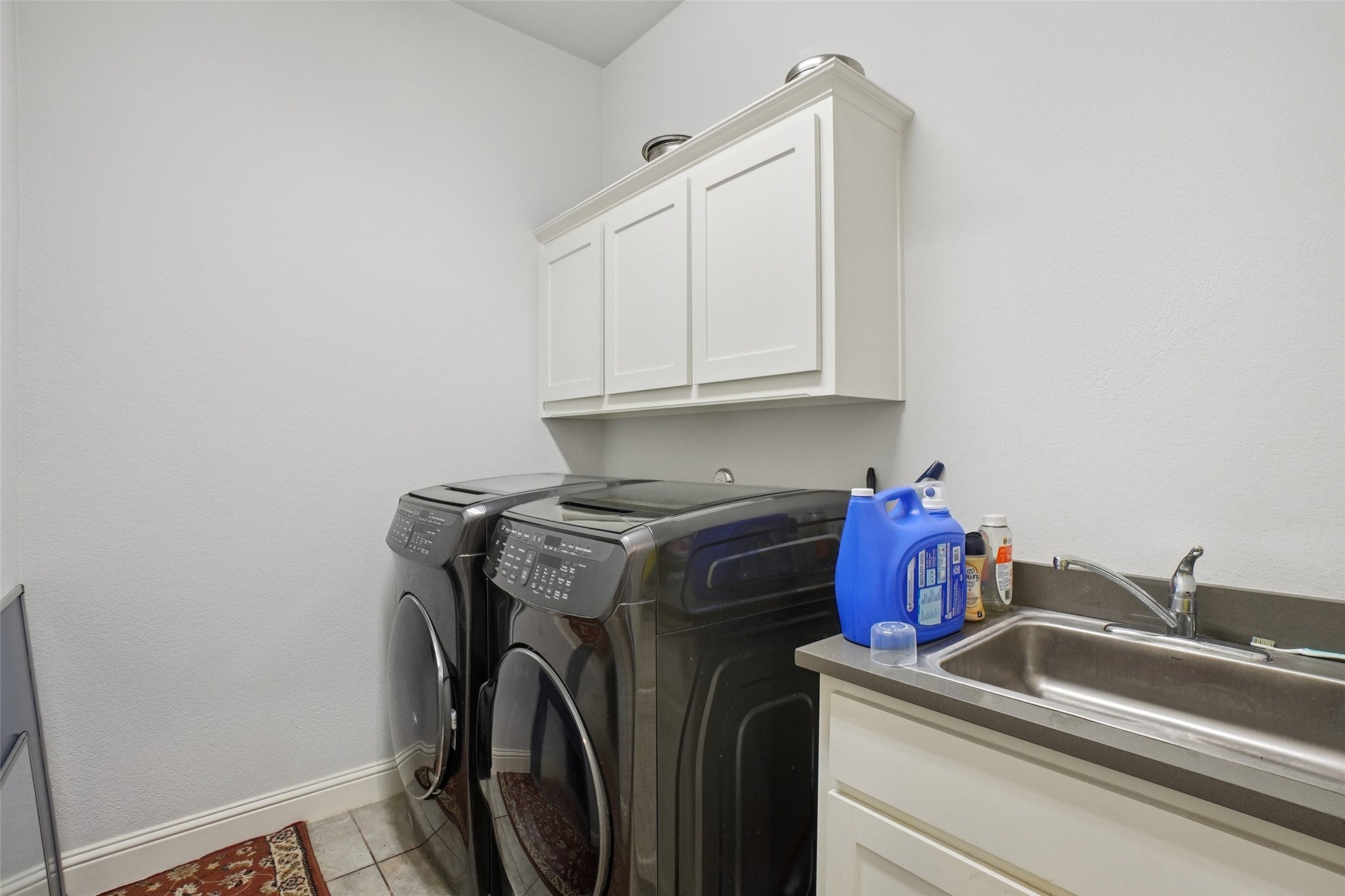 Irving, Texas, 75039, United States, 5 Bedrooms Bedrooms, ,5 BathroomsBathrooms,Residential,Active,1997879