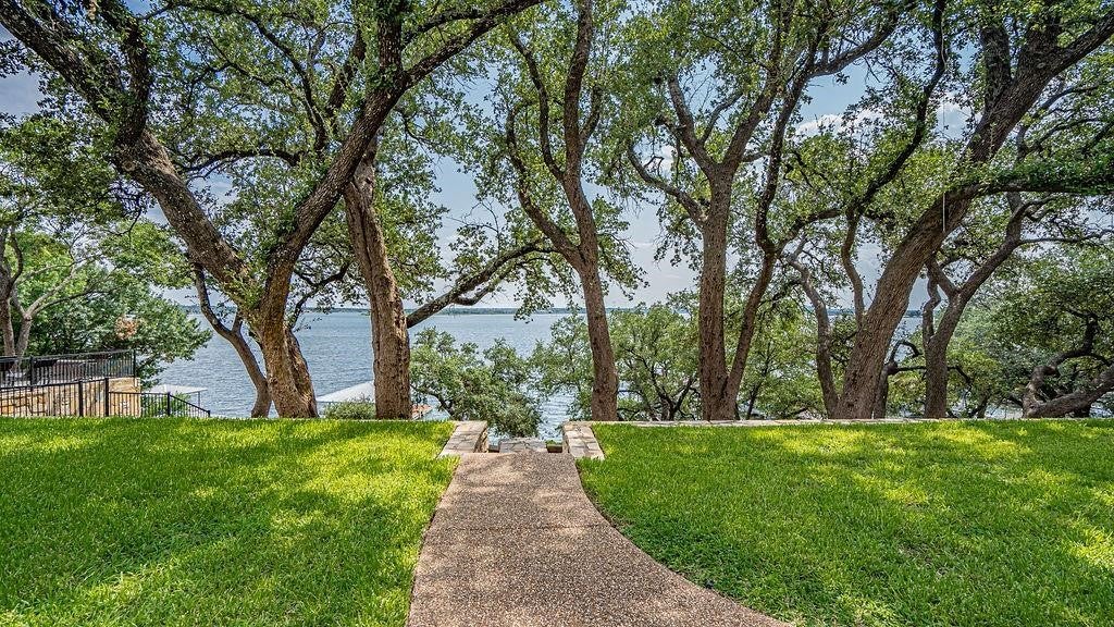 Granbury, Texas, 76049, United States, 3 Bedrooms Bedrooms, ,3 BathroomsBathrooms,Residential,Active,1806940