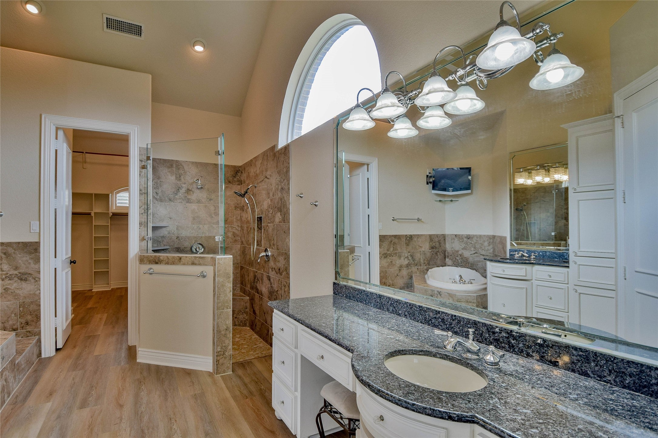 Granbury, Texas, 76048, United States, 4 Bedrooms Bedrooms, ,4 BathroomsBathrooms,Residential,Active,1967289