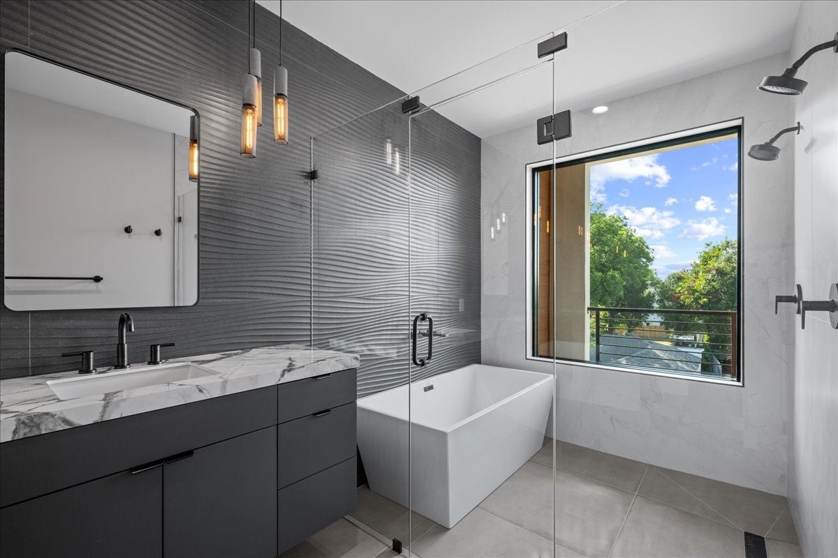 Dallas, Texas, 75204, United States, 4 Bedrooms Bedrooms, ,4 BathroomsBathrooms,Residential,Active,1929706