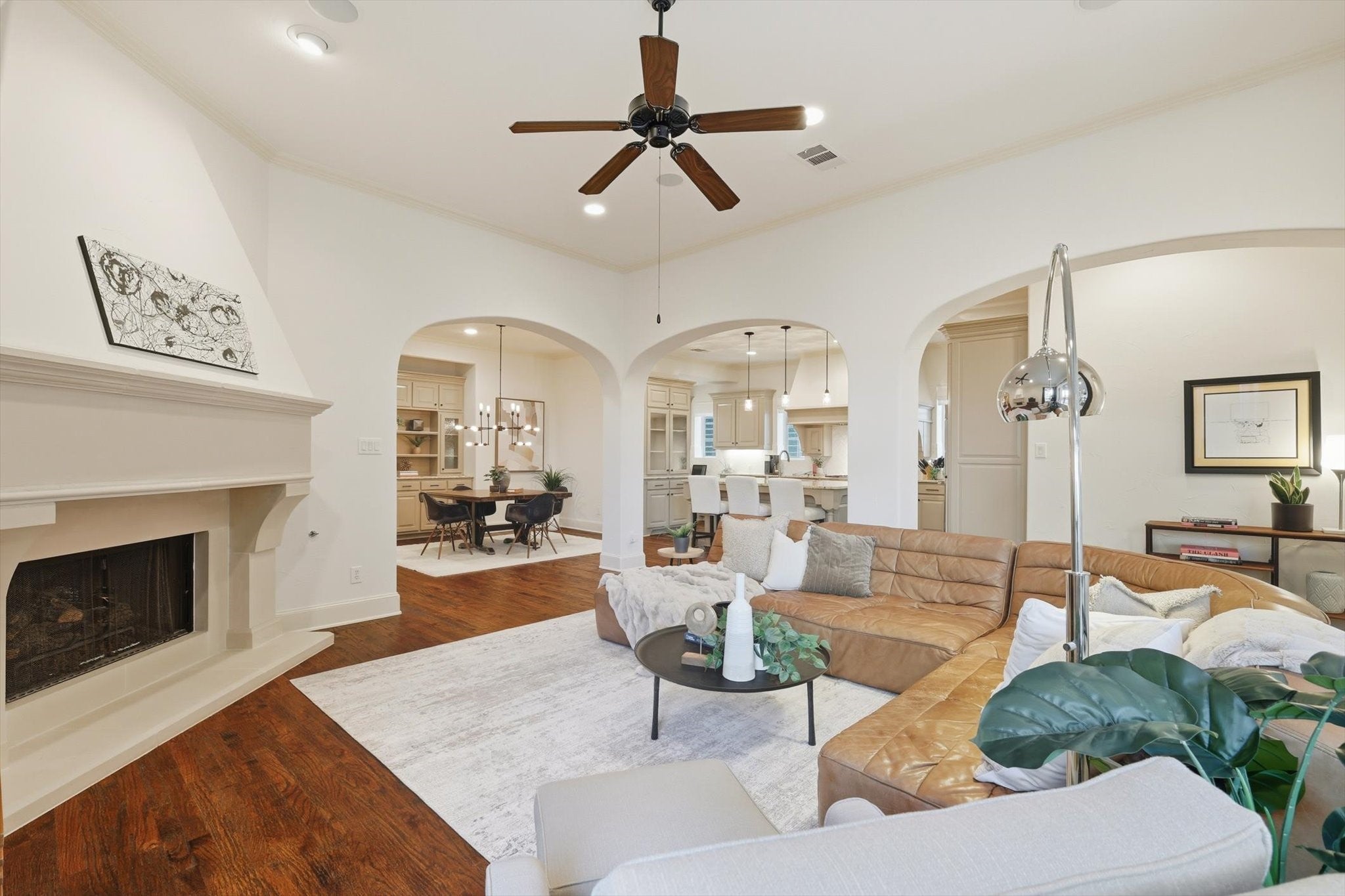 Carrollton, Texas, 75010, United States, 4 Bedrooms Bedrooms, ,7 BathroomsBathrooms,Residential,Active,1960128