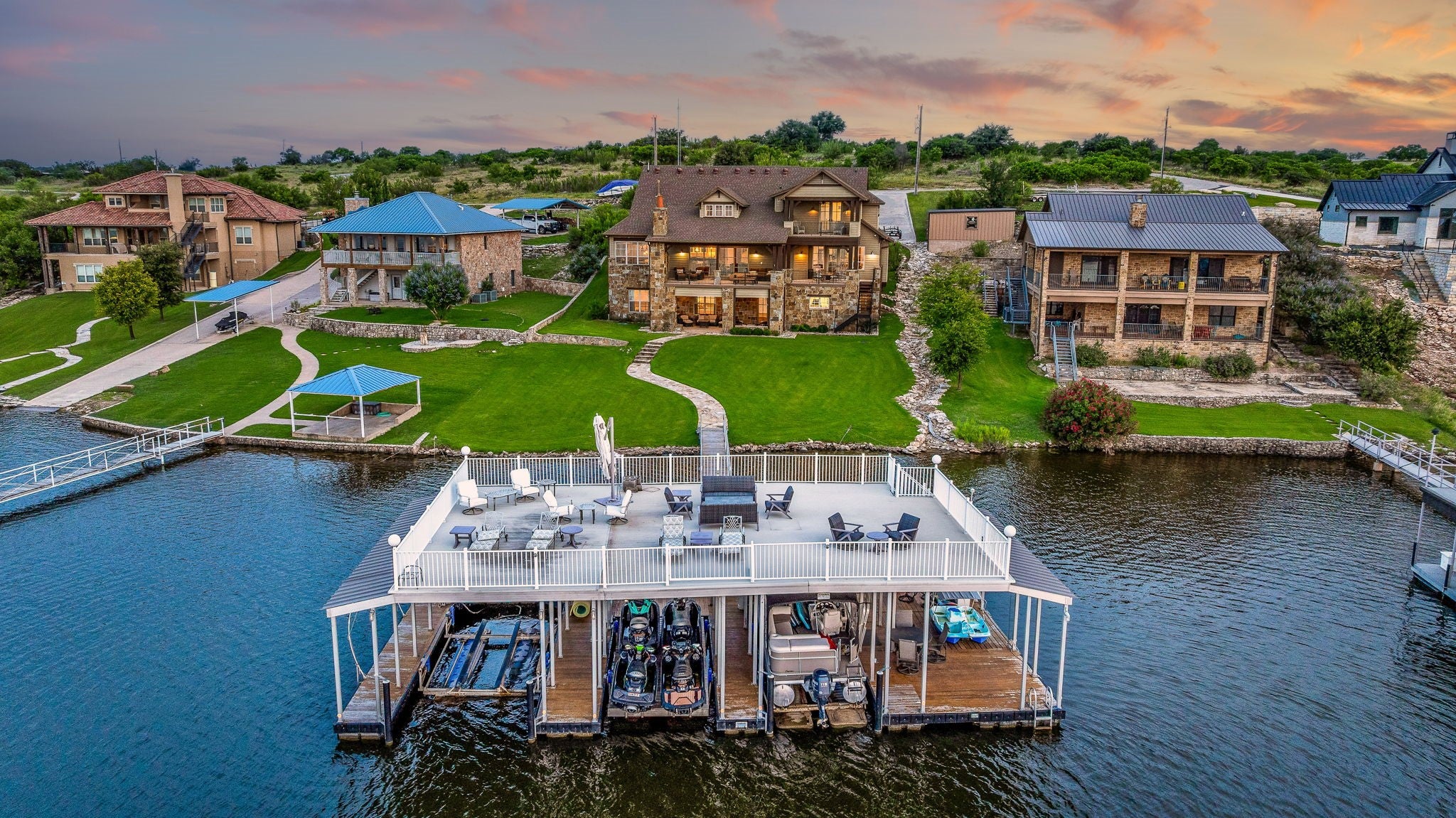 Graford, Texas, 76449, United States, ,6 BathroomsBathrooms,Residential,Active,1852724