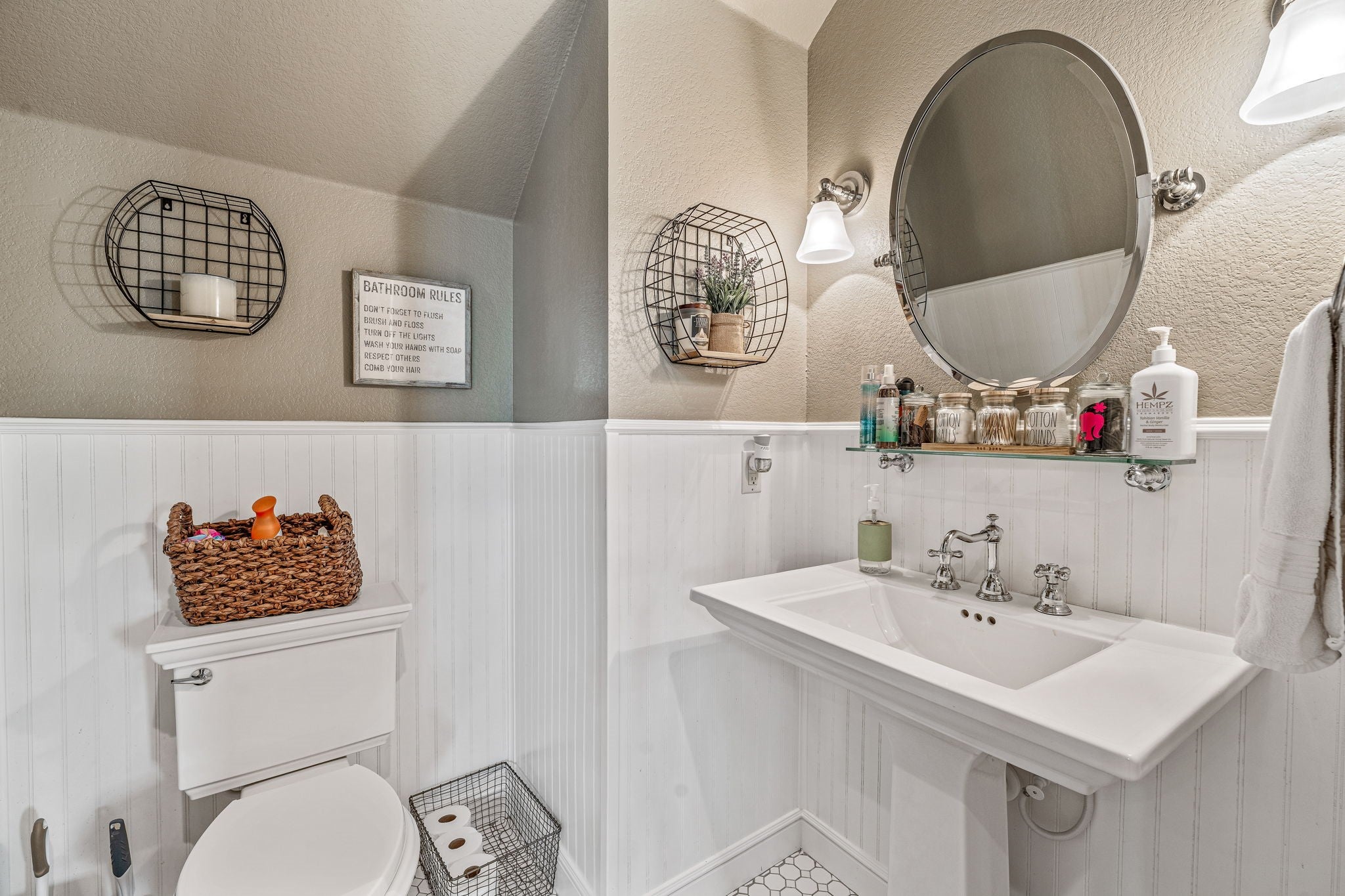 Graford, Texas, 76449, United States, ,6 BathroomsBathrooms,Residential,Active,1852724