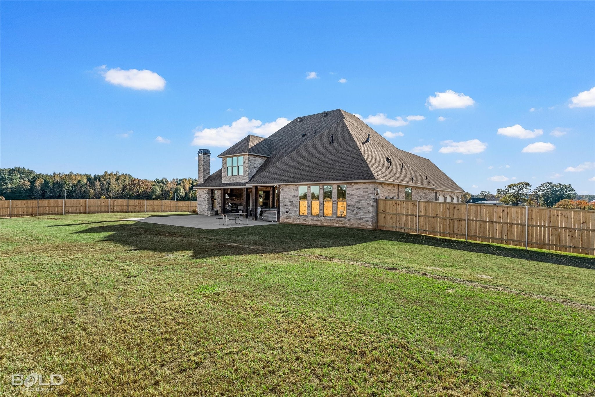 Shreveport, Louisiana, 71107, United States, 4 Bedrooms Bedrooms, ,5 BathroomsBathrooms,Residential,Active,1990582