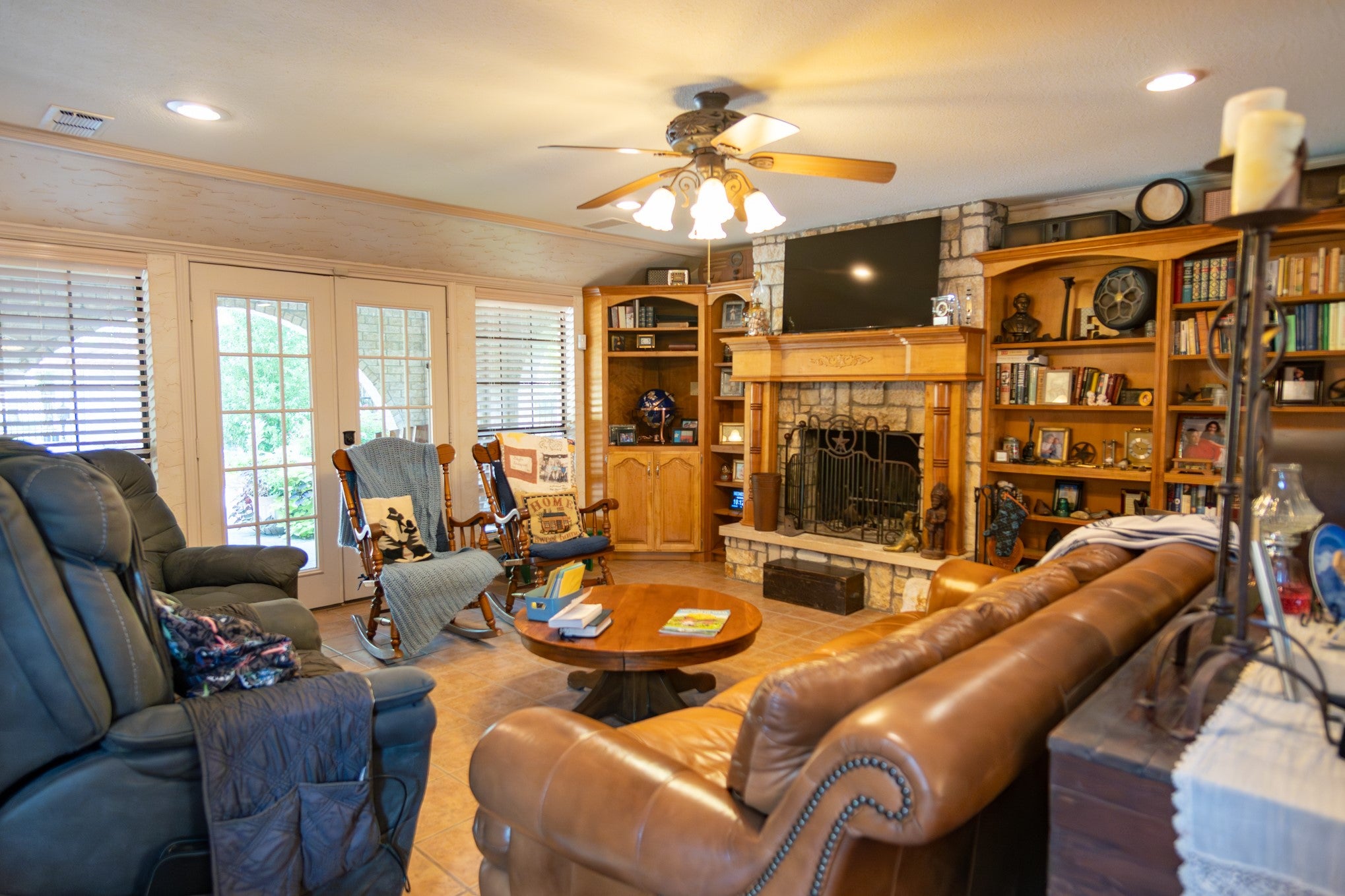 Bonham, Texas, 75418, United States, 4 Bedrooms Bedrooms, ,5 BathroomsBathrooms,Residential,Active,1988725