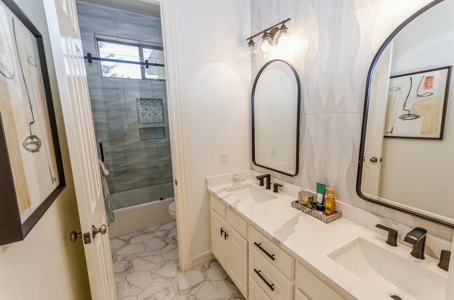 Rockwall, Texas, 75032, United States, 5 Bedrooms Bedrooms, ,4 BathroomsBathrooms,Residential,Active,1936444