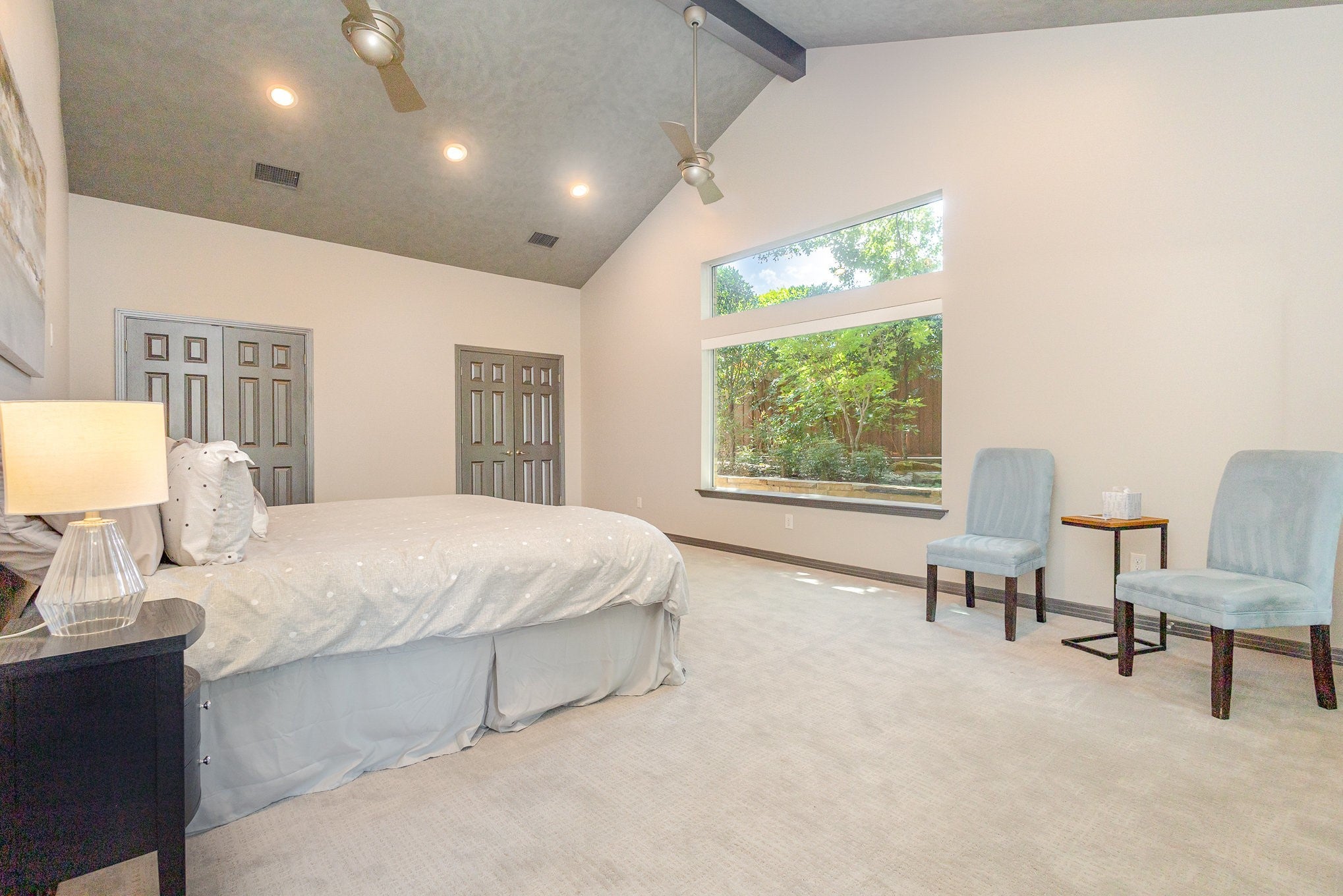 Dallas, Texas, 75240, United States, 6 Bedrooms Bedrooms, ,4 BathroomsBathrooms,Residential,Active,1894543