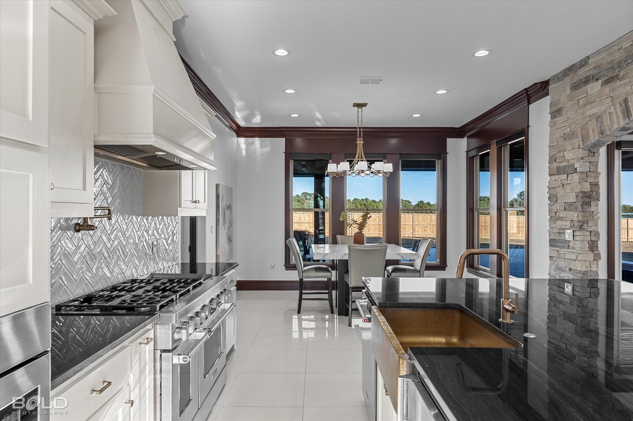 Shreveport, Louisiana, 71107, United States, 4 Bedrooms Bedrooms, ,5 BathroomsBathrooms,Residential,Active,1990582