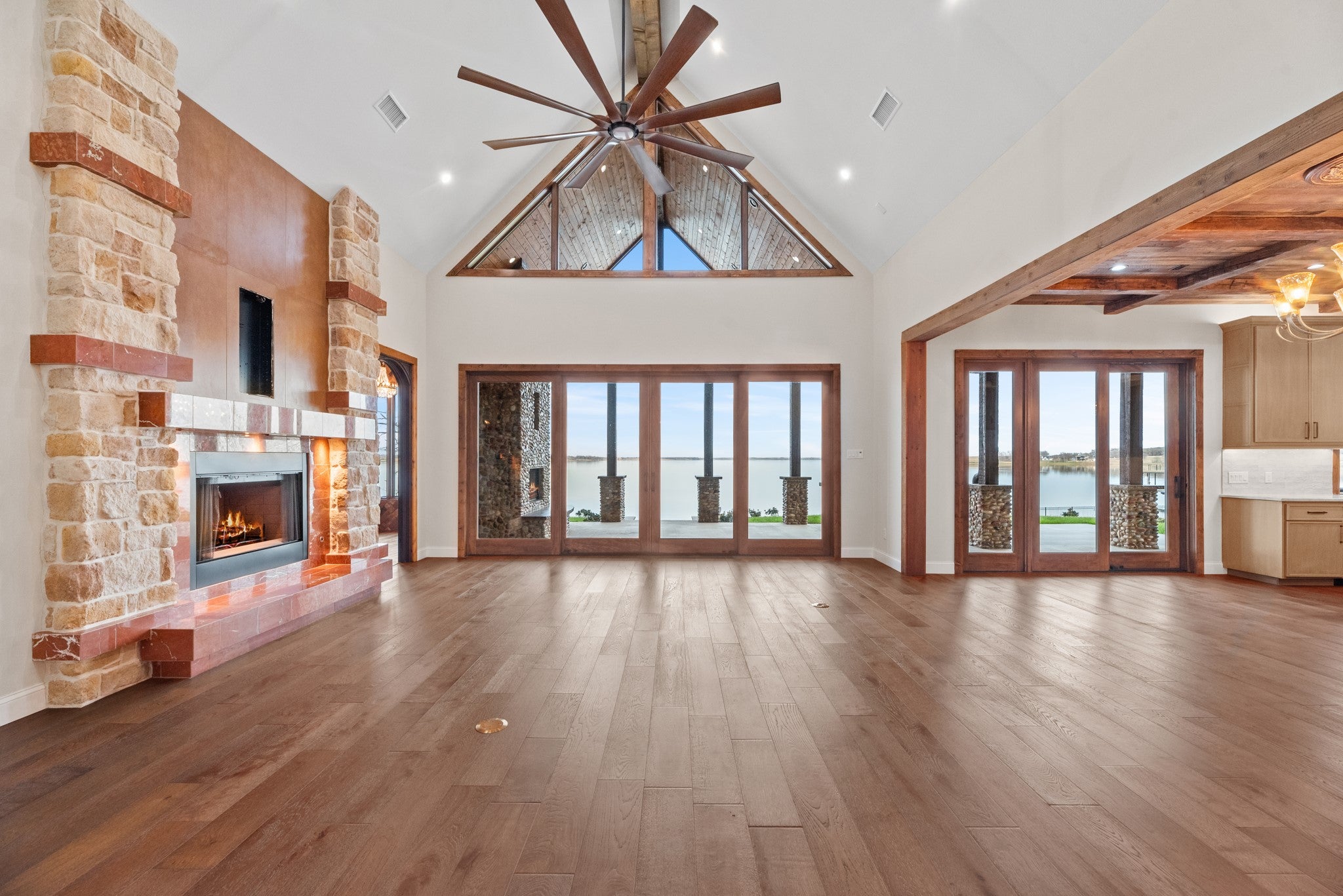 Corsicana, Texas, 75109, United States, 6 Bedrooms Bedrooms, ,7 BathroomsBathrooms,Residential,Active,1798111