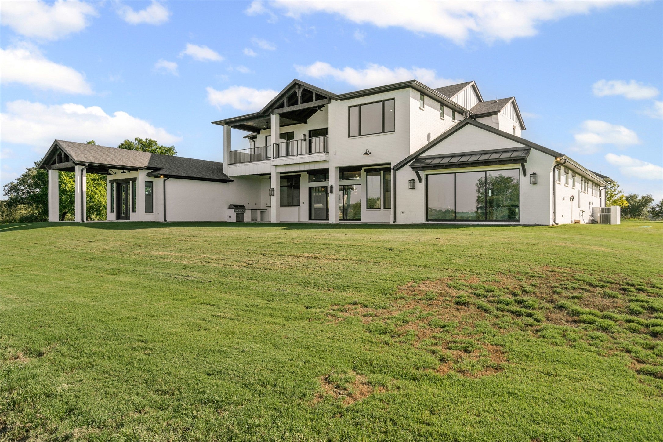 Granbury, Texas, 76048, United States, 5 Bedrooms Bedrooms, ,7 BathroomsBathrooms,Residential,Active,1909834