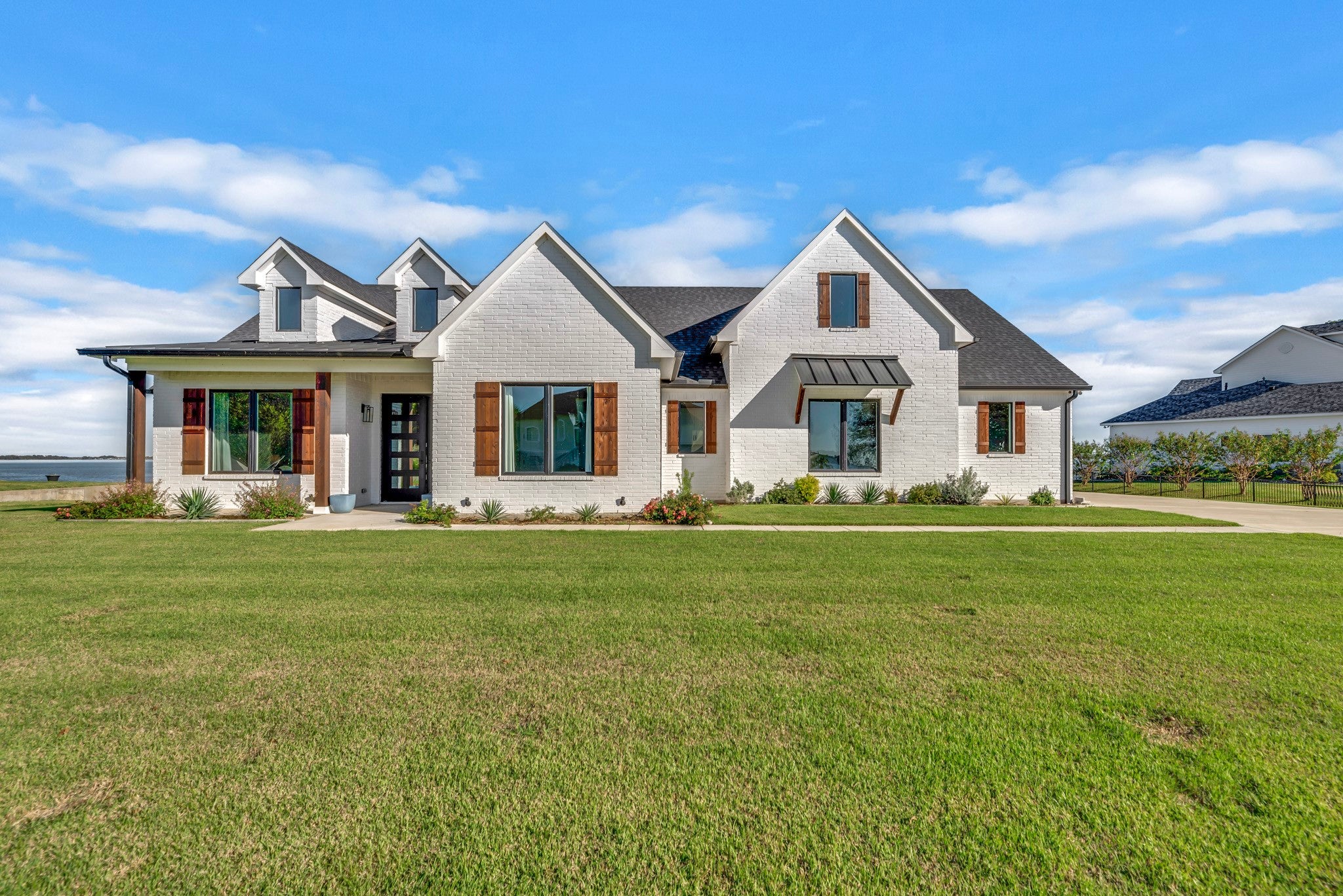 Corsicana, Texas, 75109, United States, 4 Bedrooms Bedrooms, ,5 BathroomsBathrooms,Residential,Active,2009871