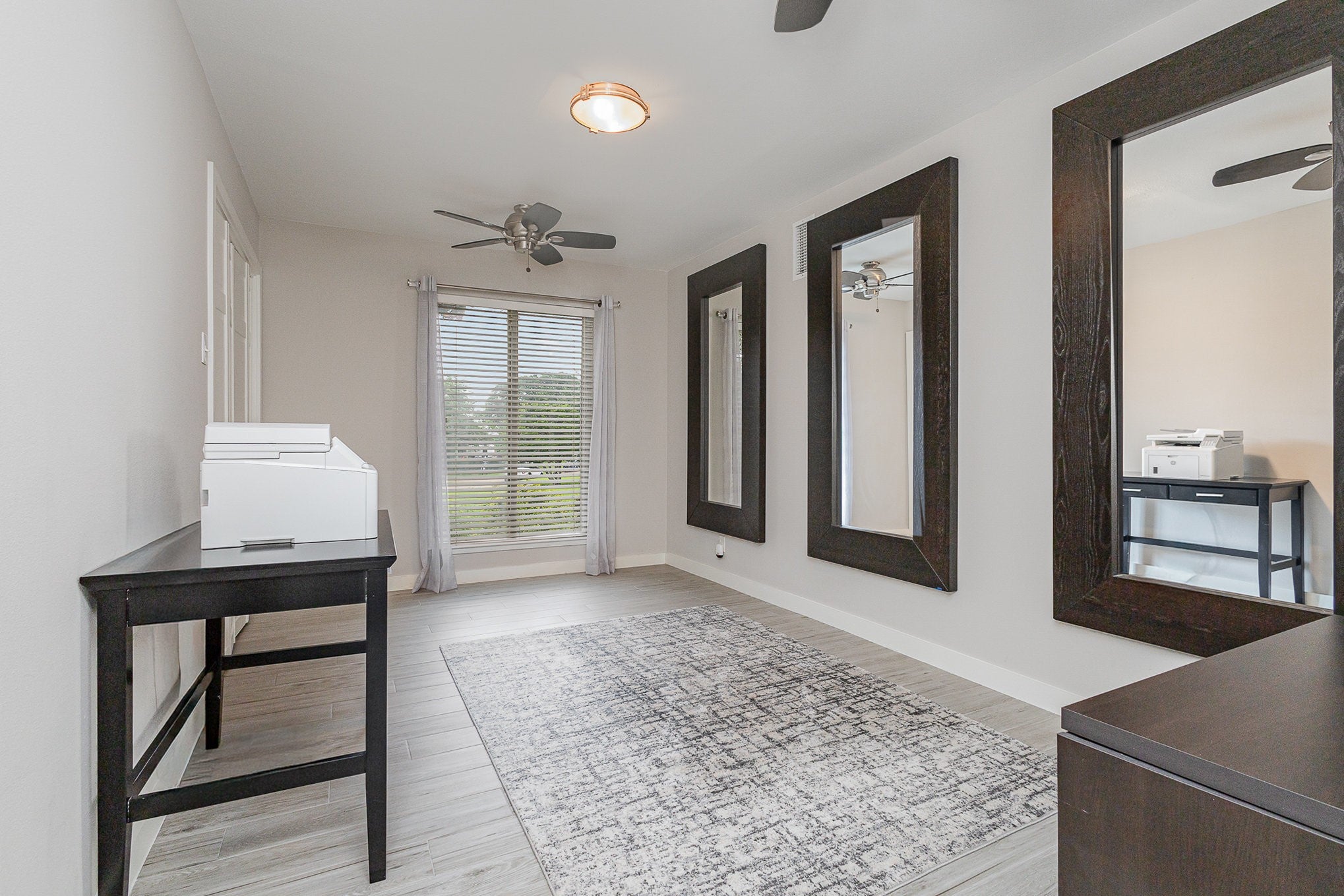 Dallas, Texas, 75240, United States, 6 Bedrooms Bedrooms, ,4 BathroomsBathrooms,Residential,Active,1894543