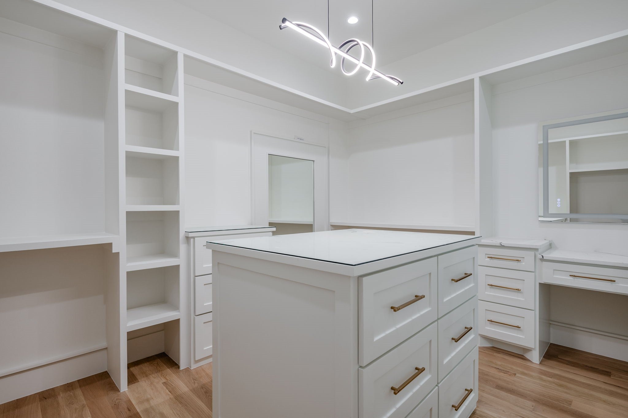 Dallas, Texas, 75209, United States, 4 Bedrooms Bedrooms, ,5 BathroomsBathrooms,Residential,Active,1942360