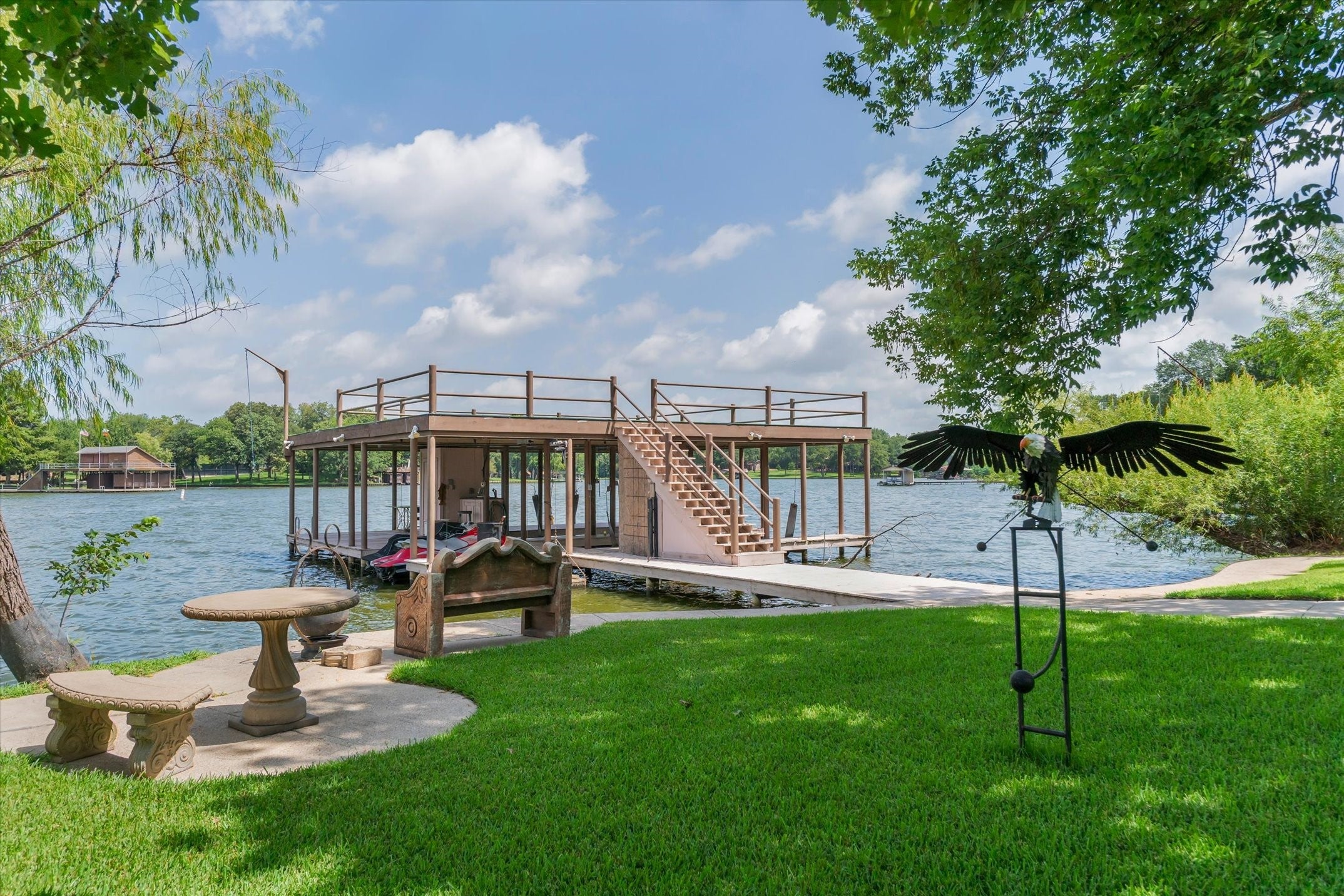 Mabank, Texas, 75156, United States, 5 Bedrooms Bedrooms, ,6 BathroomsBathrooms,Residential,Active,1894194