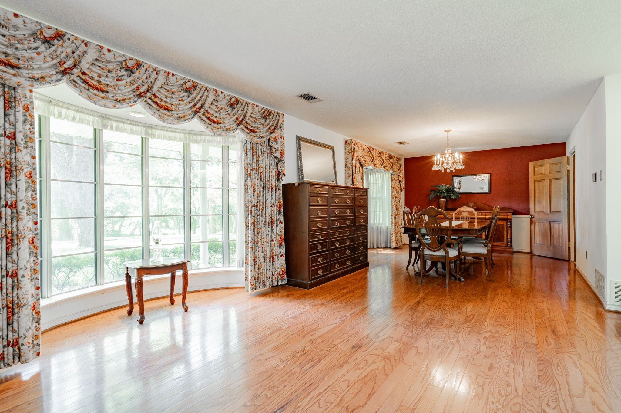 Seagoville, Texas, 75159, United States, 4 Bedrooms Bedrooms, ,5 BathroomsBathrooms,Residential,Active,1810463