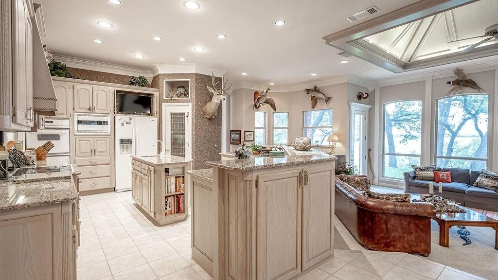 Granbury, Texas, 76049, United States, 3 Bedrooms Bedrooms, ,3 BathroomsBathrooms,Residential,Active,1806940