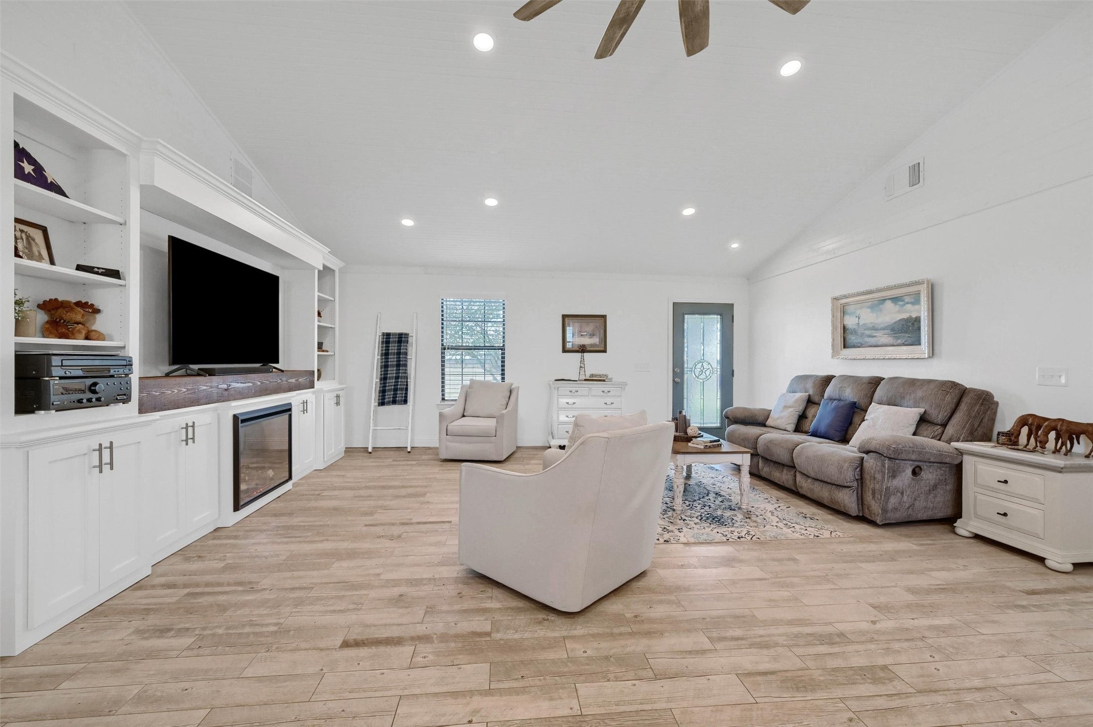 Tioga, Texas, 76271, United States, ,7 BathroomsBathrooms,Residential,Active,1841304