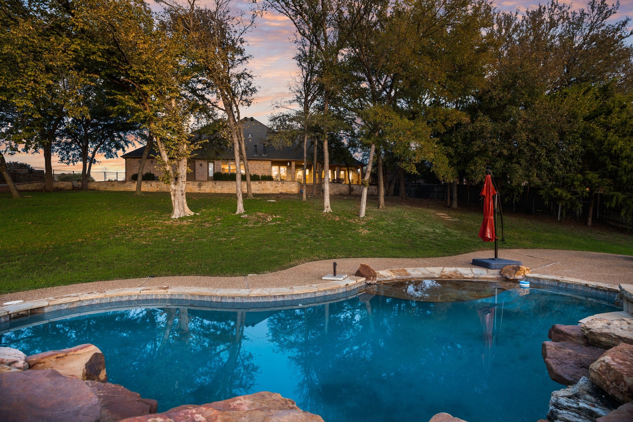 Midlothian, Texas, 76065, United States, 4 Bedrooms Bedrooms, ,4 BathroomsBathrooms,Residential,Active,1992317