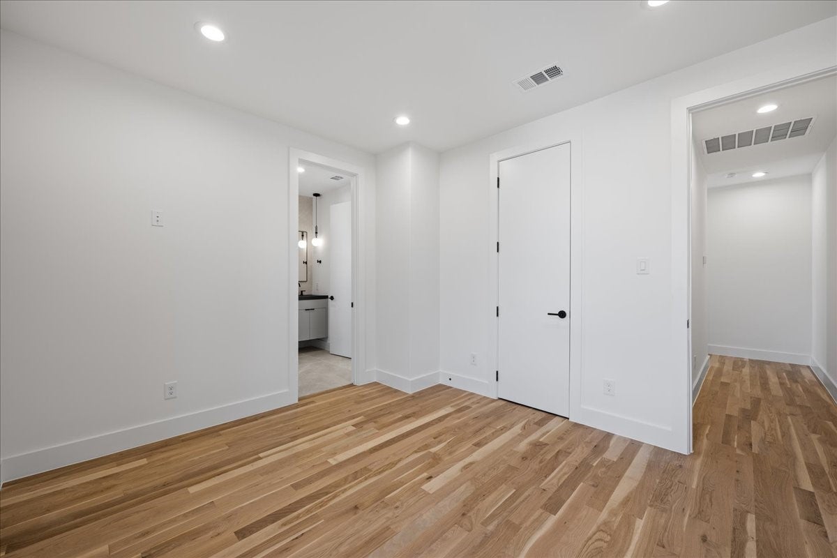 Dallas, Texas, 75204, United States, 4 Bedrooms Bedrooms, ,4 BathroomsBathrooms,Residential,Active,1929655