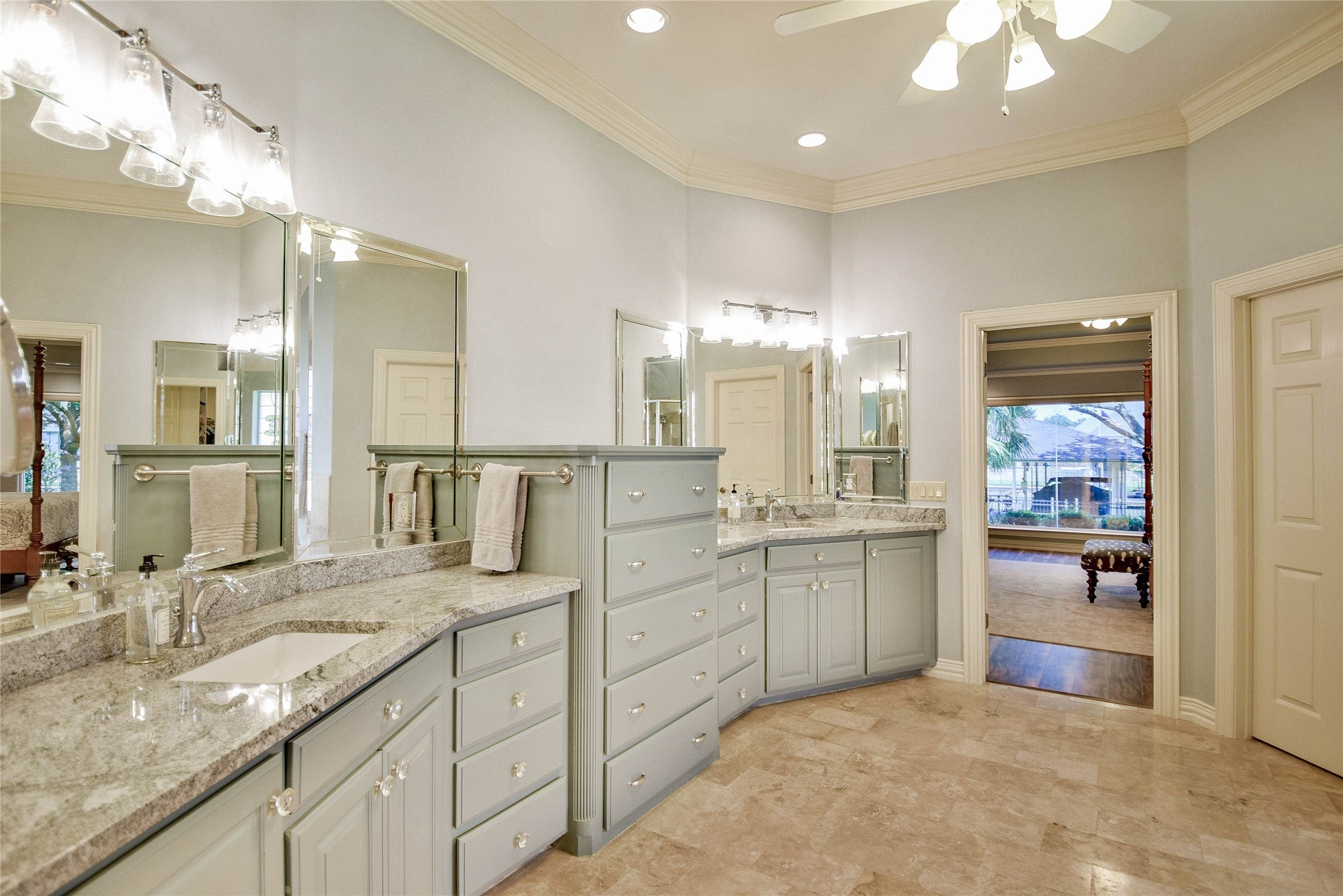 Granbury, Texas, 76048, United States, 3 Bedrooms Bedrooms, ,3 BathroomsBathrooms,Residential,Active,1943796