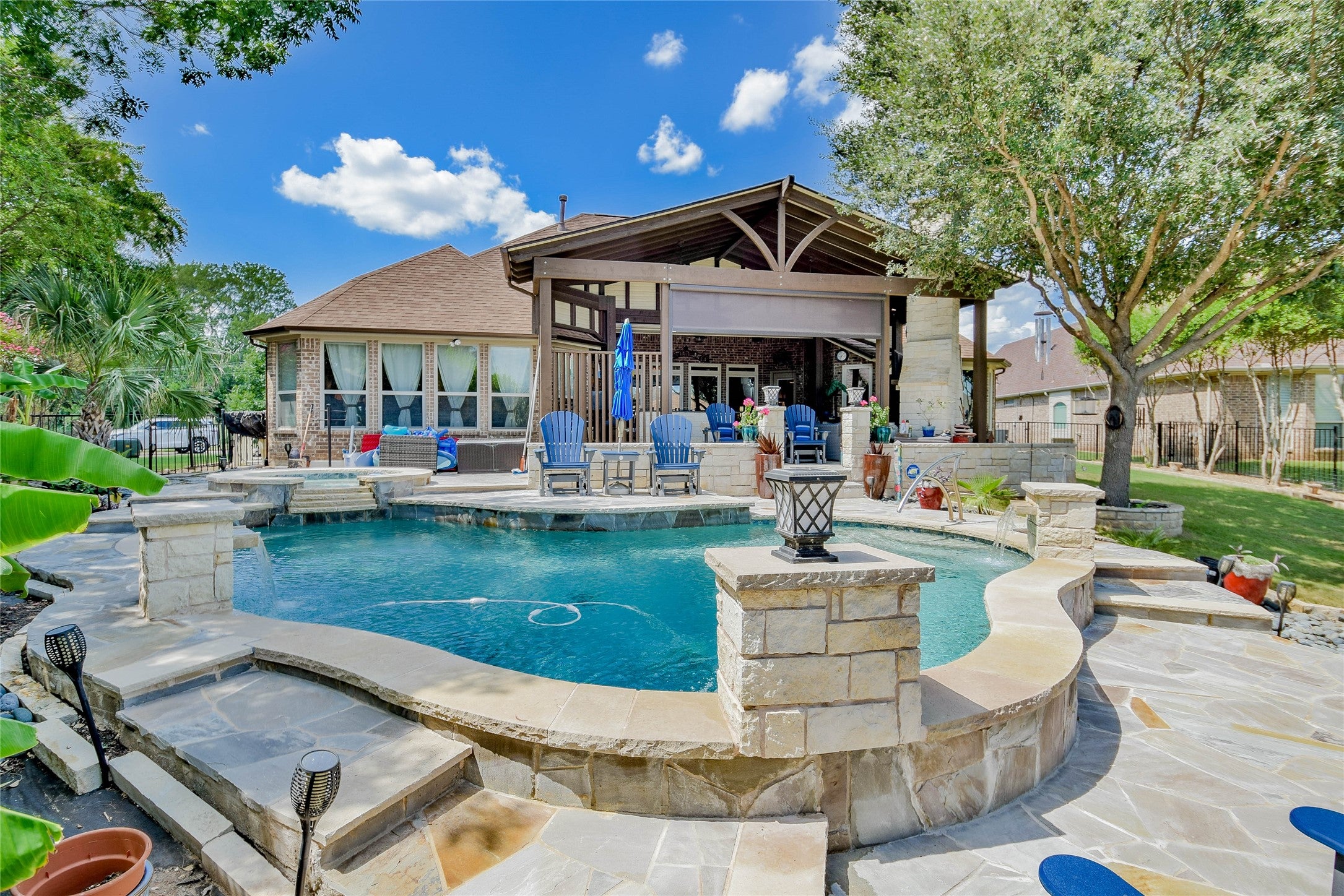 Granbury, Texas, 76048, United States, 4 Bedrooms Bedrooms, ,3 BathroomsBathrooms,Residential,Active,1929707