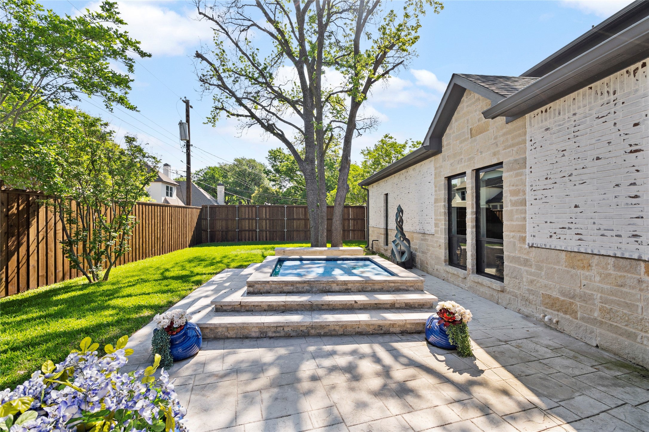 Dallas, Texas, 75244, United States, 5 Bedrooms Bedrooms, ,7 BathroomsBathrooms,Residential,Active,1905372