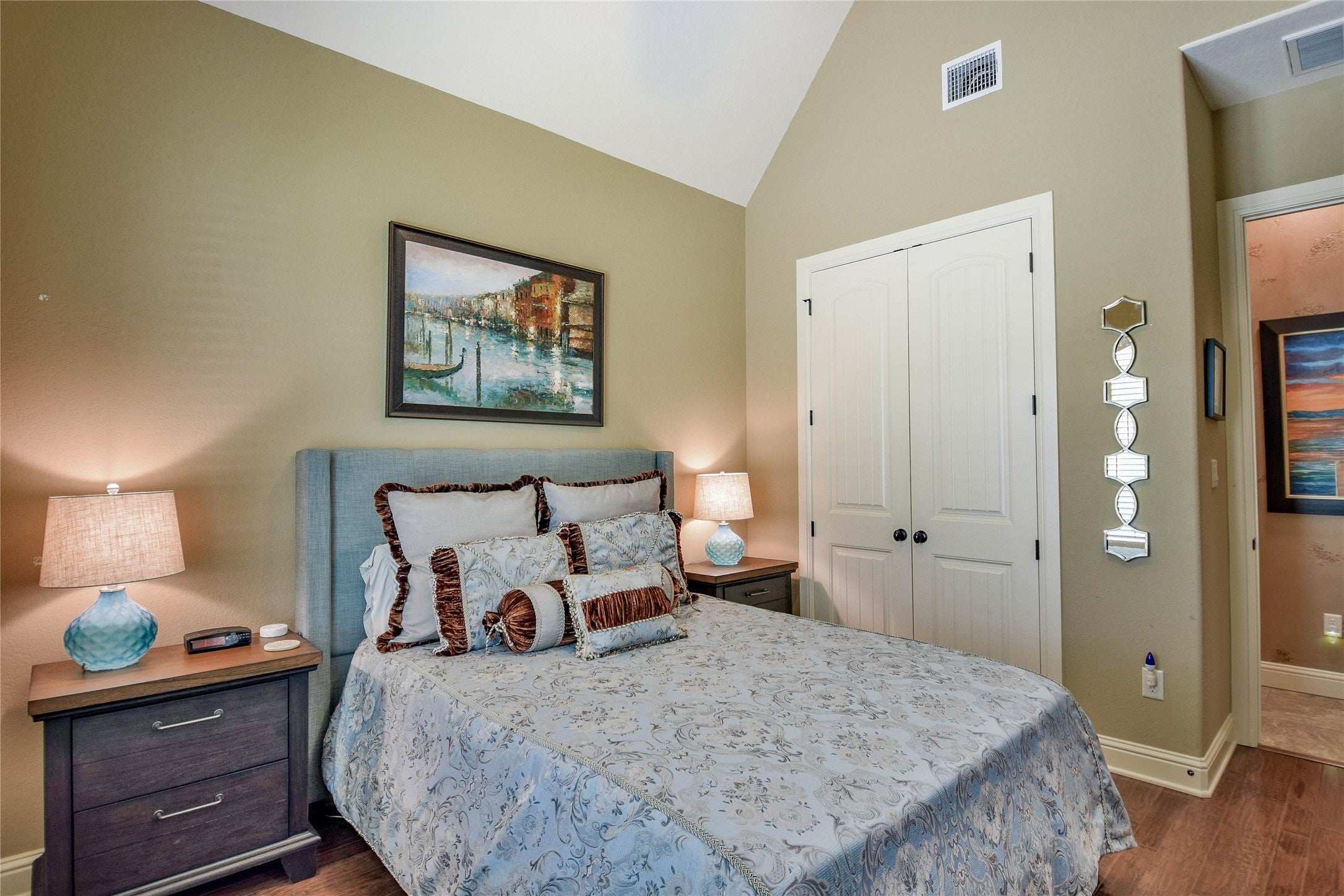 Granbury, Texas, 76048, United States, 4 Bedrooms Bedrooms, ,3 BathroomsBathrooms,Residential,Active,1929707