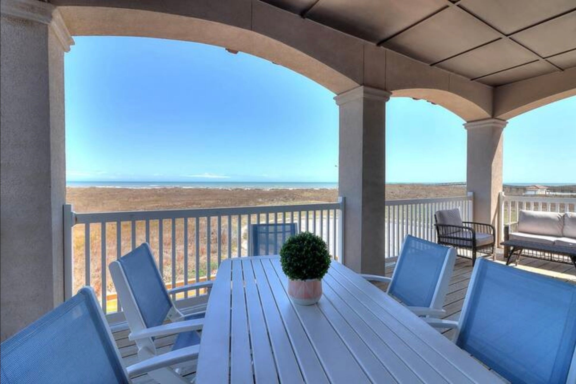 Port Aransas, Texas, 78373, United States, 4 Bedrooms Bedrooms, ,4 BathroomsBathrooms,Residential,Active,1910137