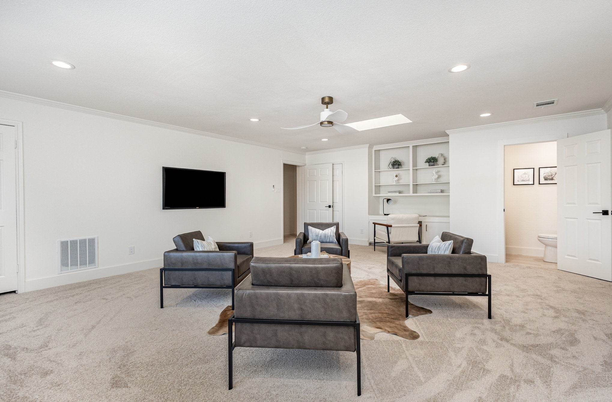 Dallas, Texas, 75214, United States, 4 Bedrooms Bedrooms, ,4 BathroomsBathrooms,Residential,Active,1909628
