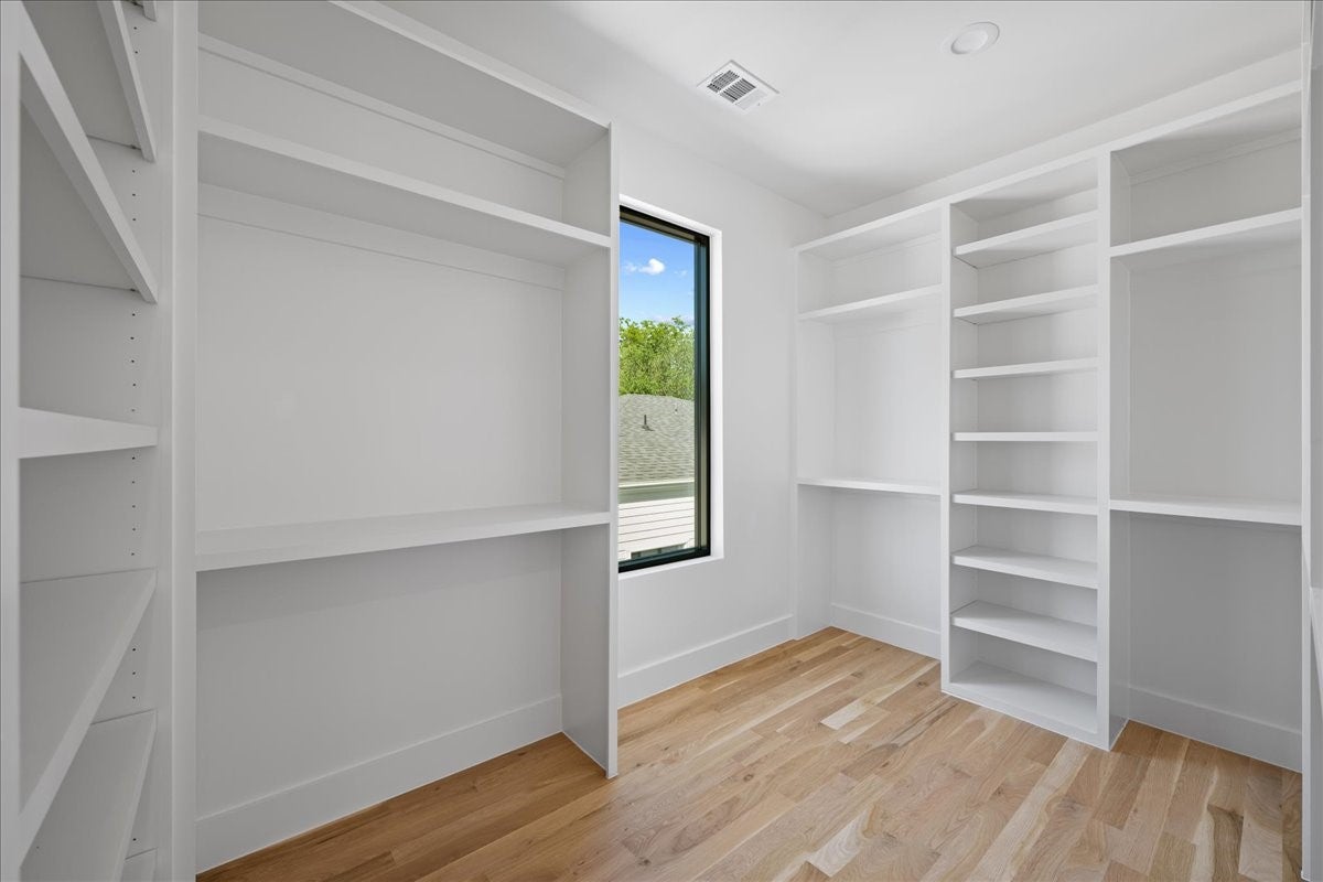 Dallas, Texas, 75204, United States, 4 Bedrooms Bedrooms, ,4 BathroomsBathrooms,Residential,Active,1929706