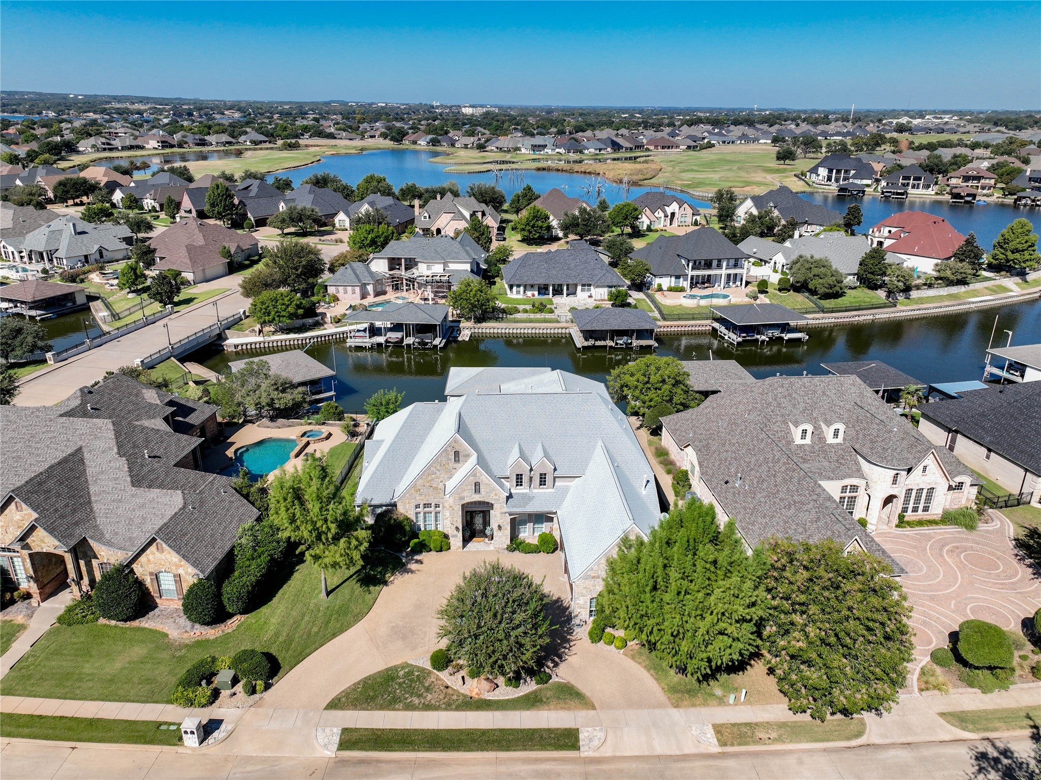 Granbury, Texas, 76048, United States, 4 Bedrooms Bedrooms, ,4 BathroomsBathrooms,Residential,Active,1967289
