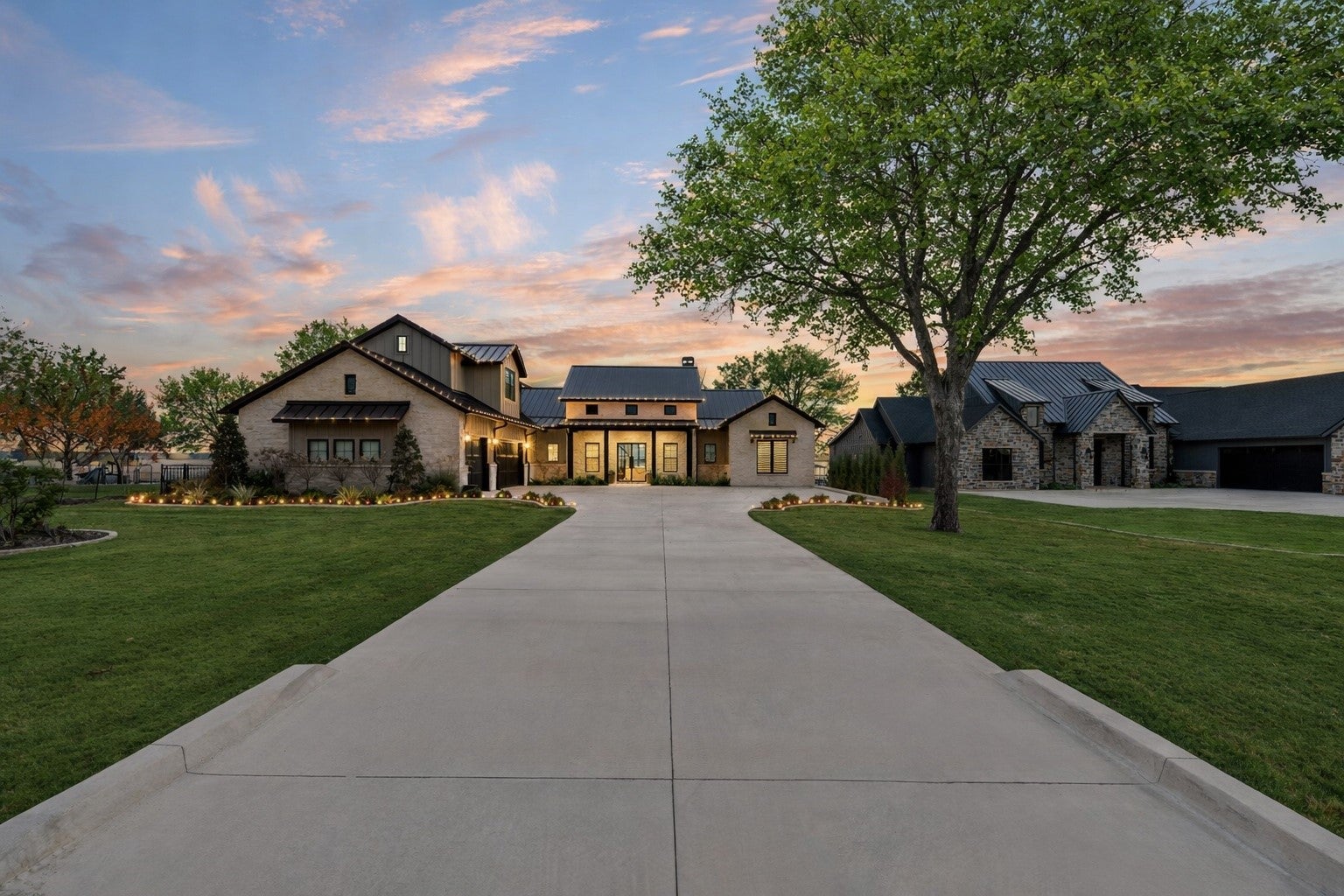 Corsicana, Texas, 75109, United States, 4 Bedrooms Bedrooms, ,5 BathroomsBathrooms,Residential,Active,2009808