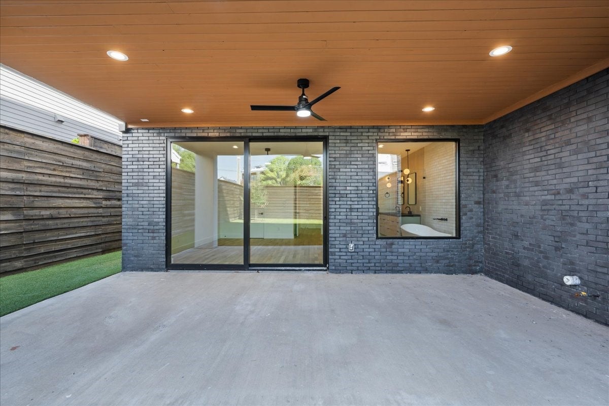 Dallas, Texas, 75204, United States, 4 Bedrooms Bedrooms, ,4 BathroomsBathrooms,Residential,Active,1929655