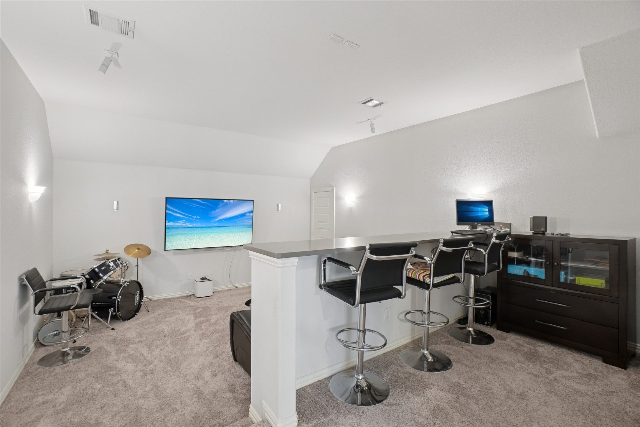 Irving, Texas, 75039, United States, 5 Bedrooms Bedrooms, ,5 BathroomsBathrooms,Residential,Active,1997879