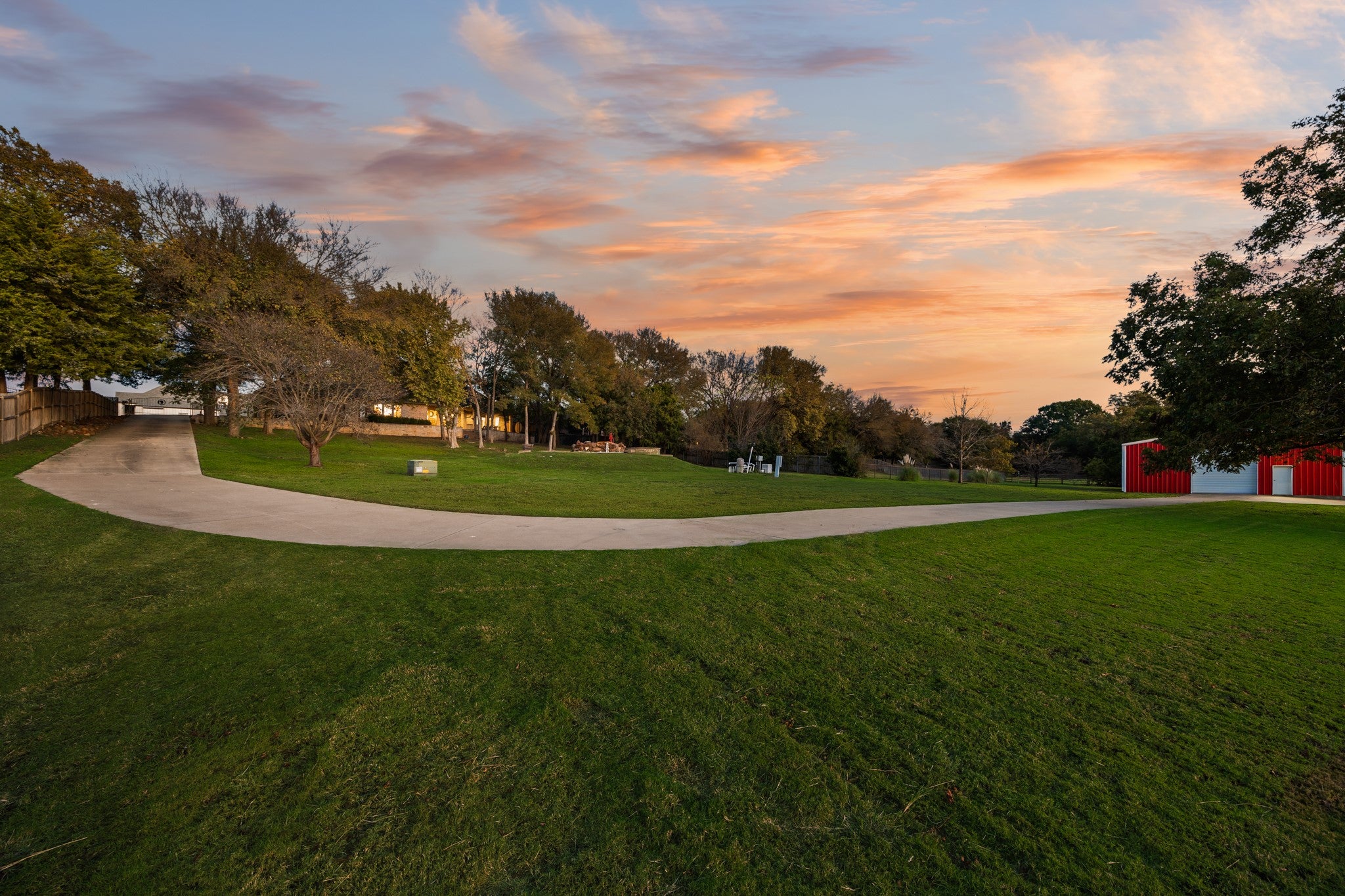 Midlothian, Texas, 76065, United States, 4 Bedrooms Bedrooms, ,4 BathroomsBathrooms,Residential,Active,1992317