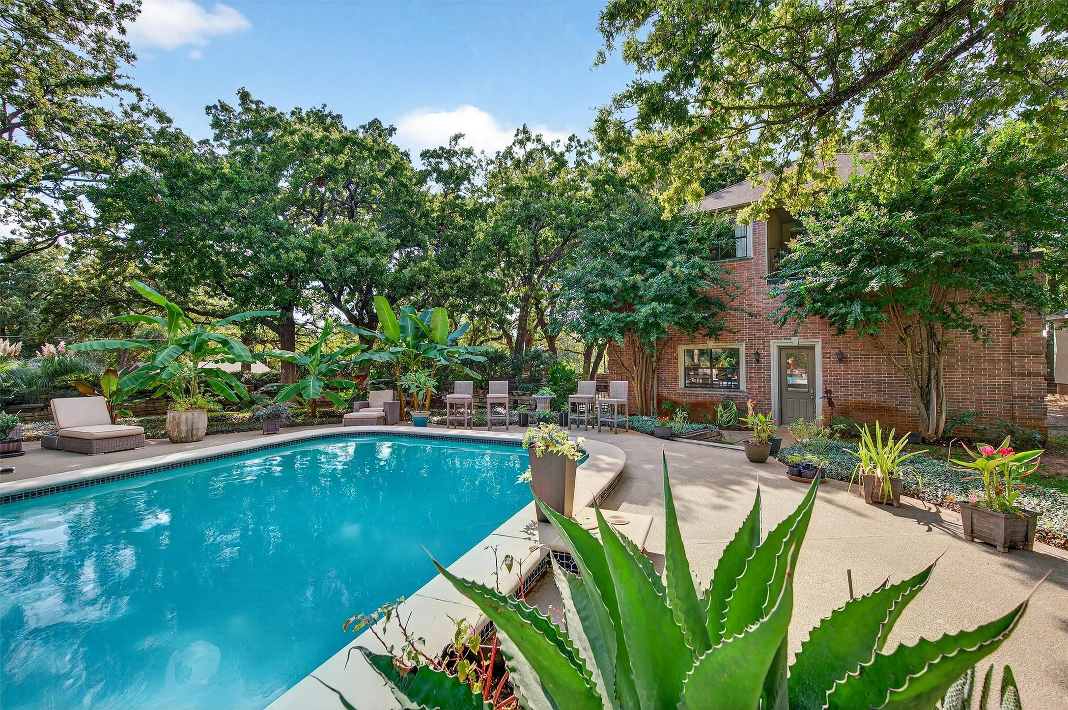 Pottsboro, Texas, 75076, United States, 5 Bedrooms Bedrooms, ,6 BathroomsBathrooms,Residential,Active,1953378