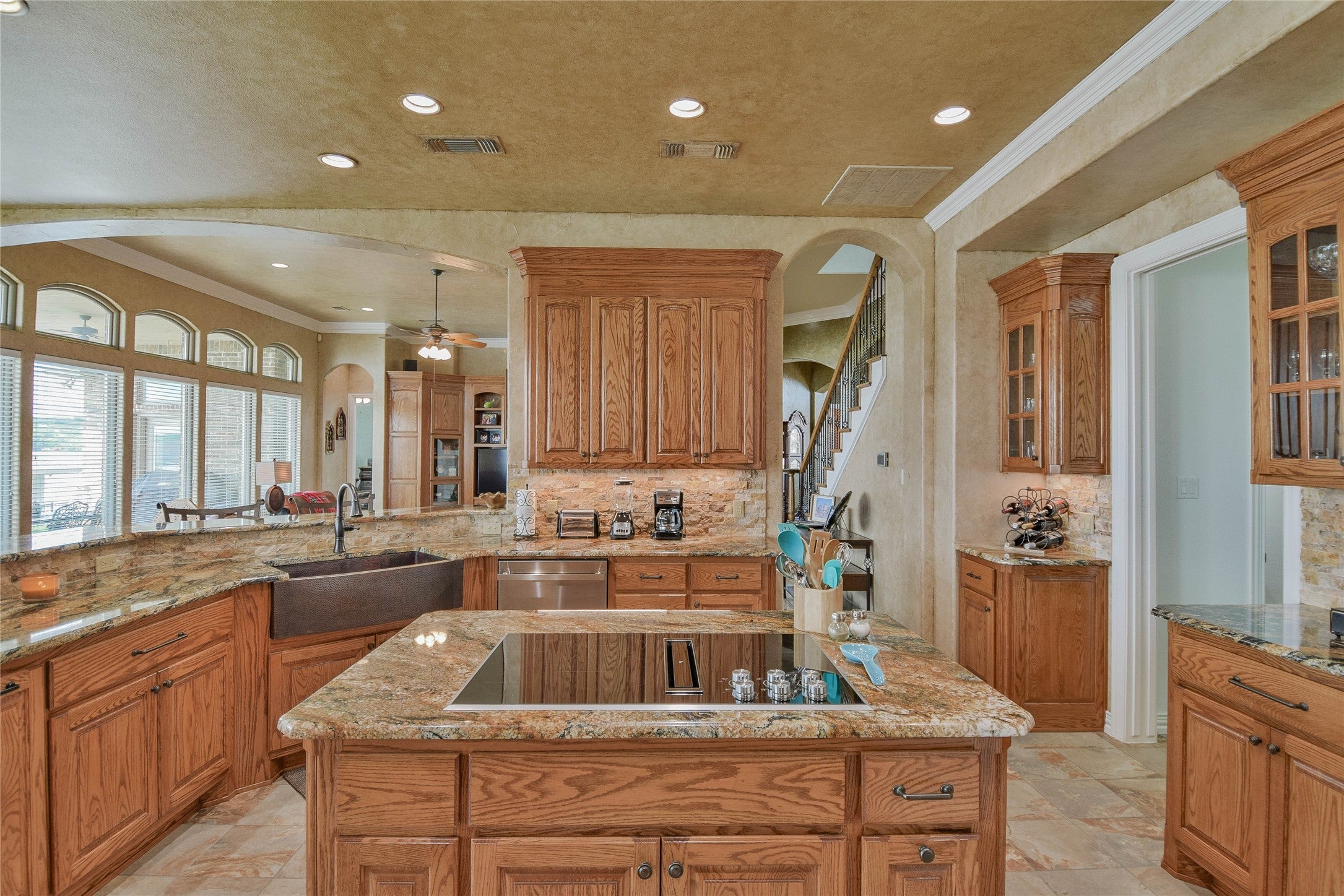 Granbury, Texas, 76048, United States, ,5 BathroomsBathrooms,Residential,Active,1799390