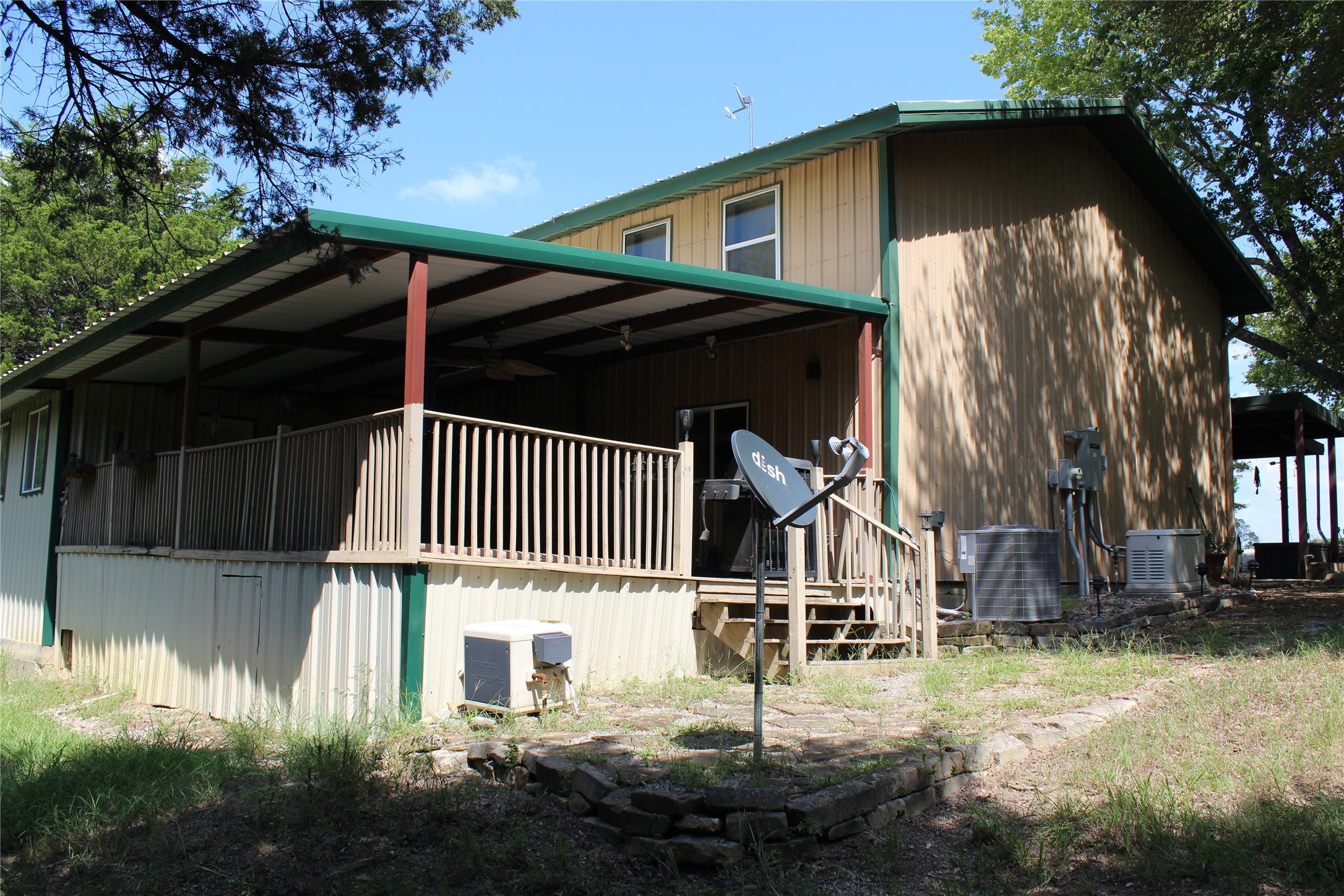 Bonham, Texas, 75418, United States, 9 Bedrooms Bedrooms, ,6 BathroomsBathrooms,Residential,Active,1988719
