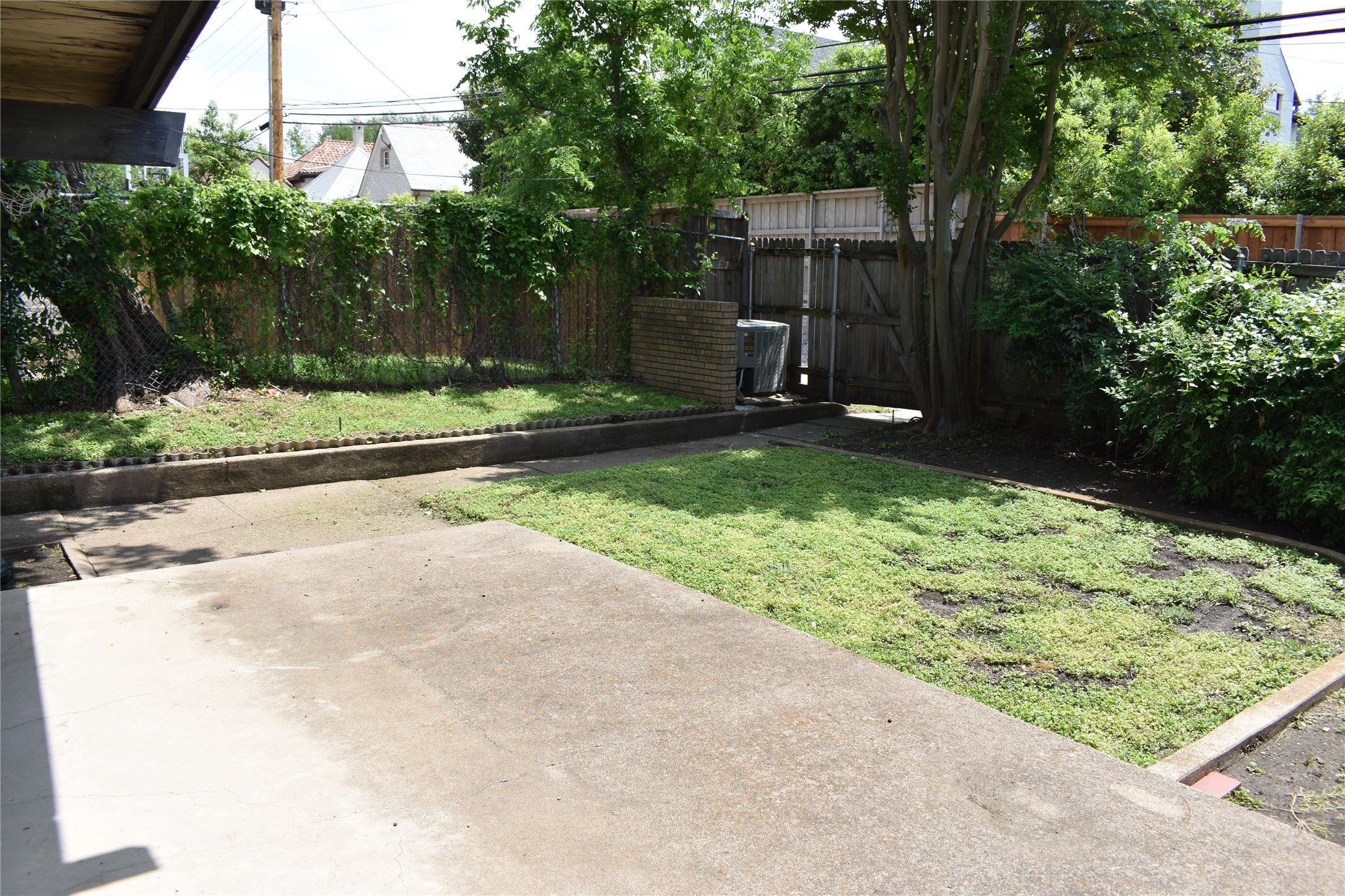 Dallas, Texas, 75225, United States, 4 Bedrooms Bedrooms, ,4 BathroomsBathrooms,Residential,Active,1922674