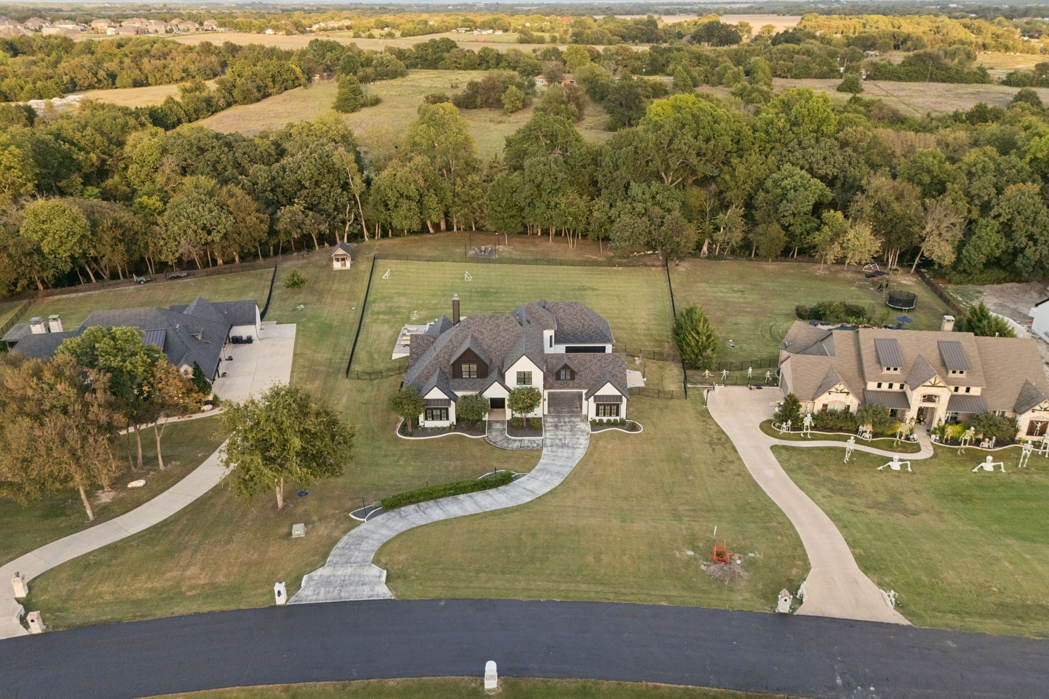 Mckinney, Texas, 75071, United States, 4 Bedrooms Bedrooms, ,5 BathroomsBathrooms,Residential,Active,1960158