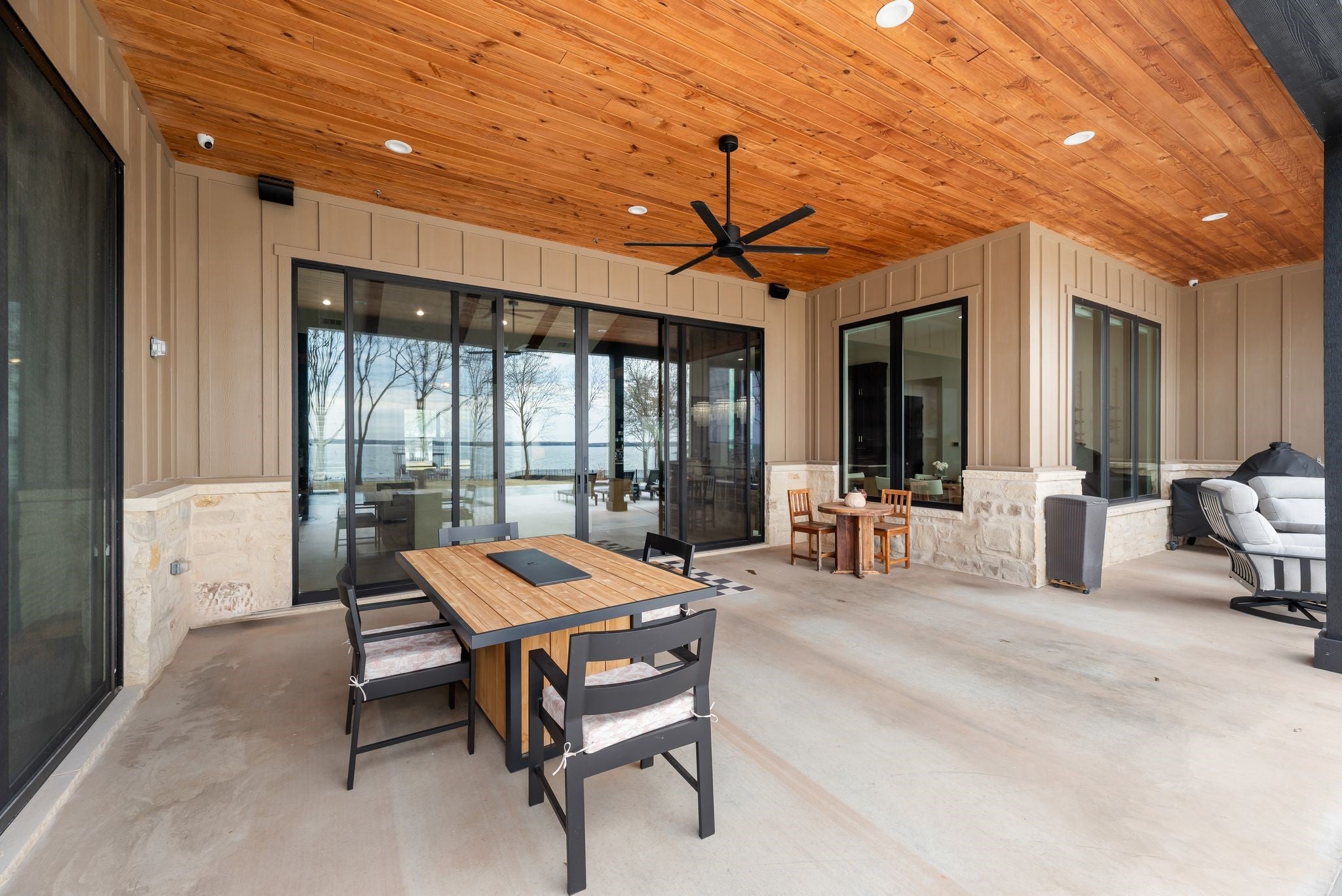 Corsicana, Texas, 75109, United States, 4 Bedrooms Bedrooms, ,5 BathroomsBathrooms,Residential,Active,2009808