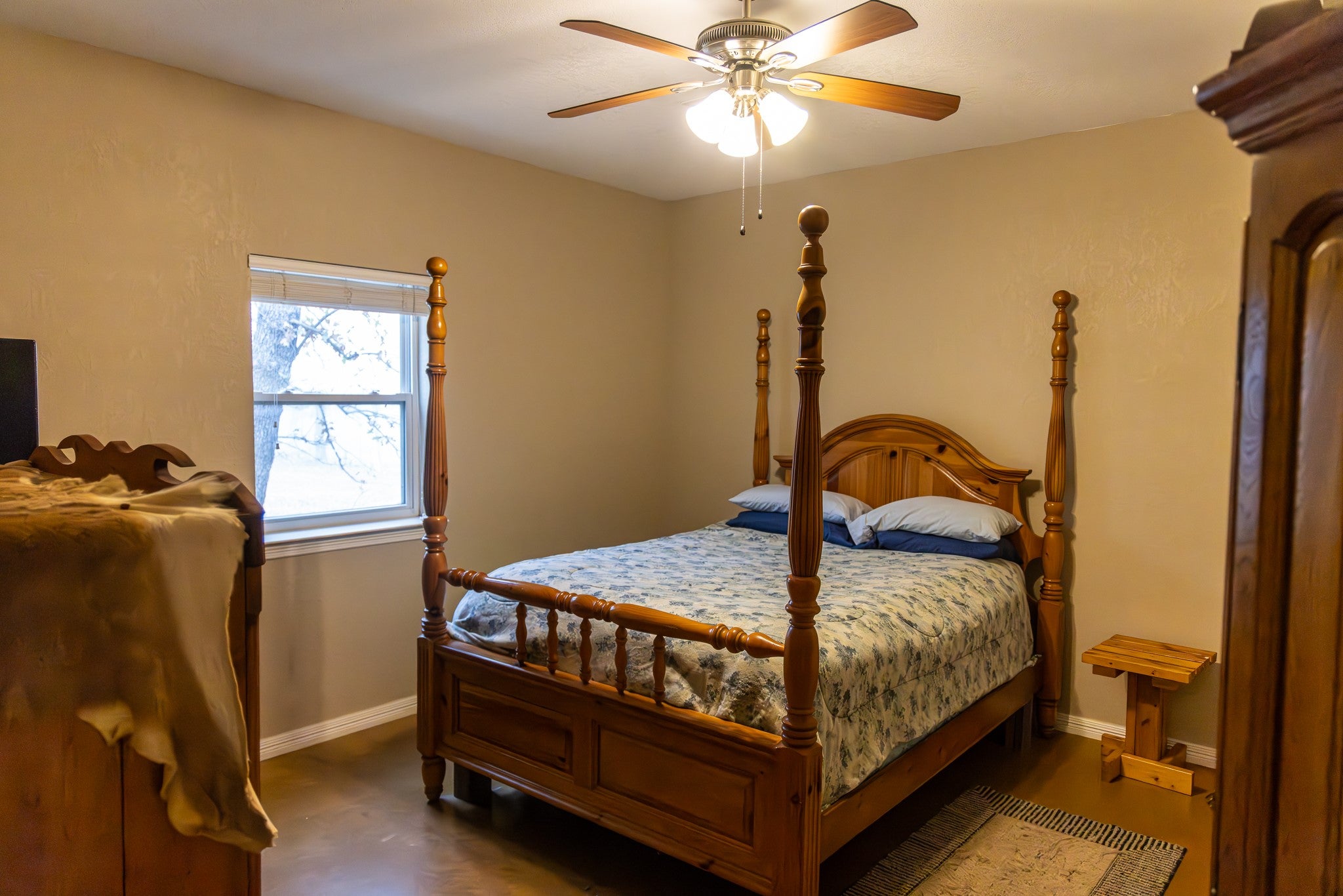 Graford, Texas, 76449, United States, 2 Bedrooms Bedrooms, ,1 BathroomBathrooms,Residential,Active,2006785