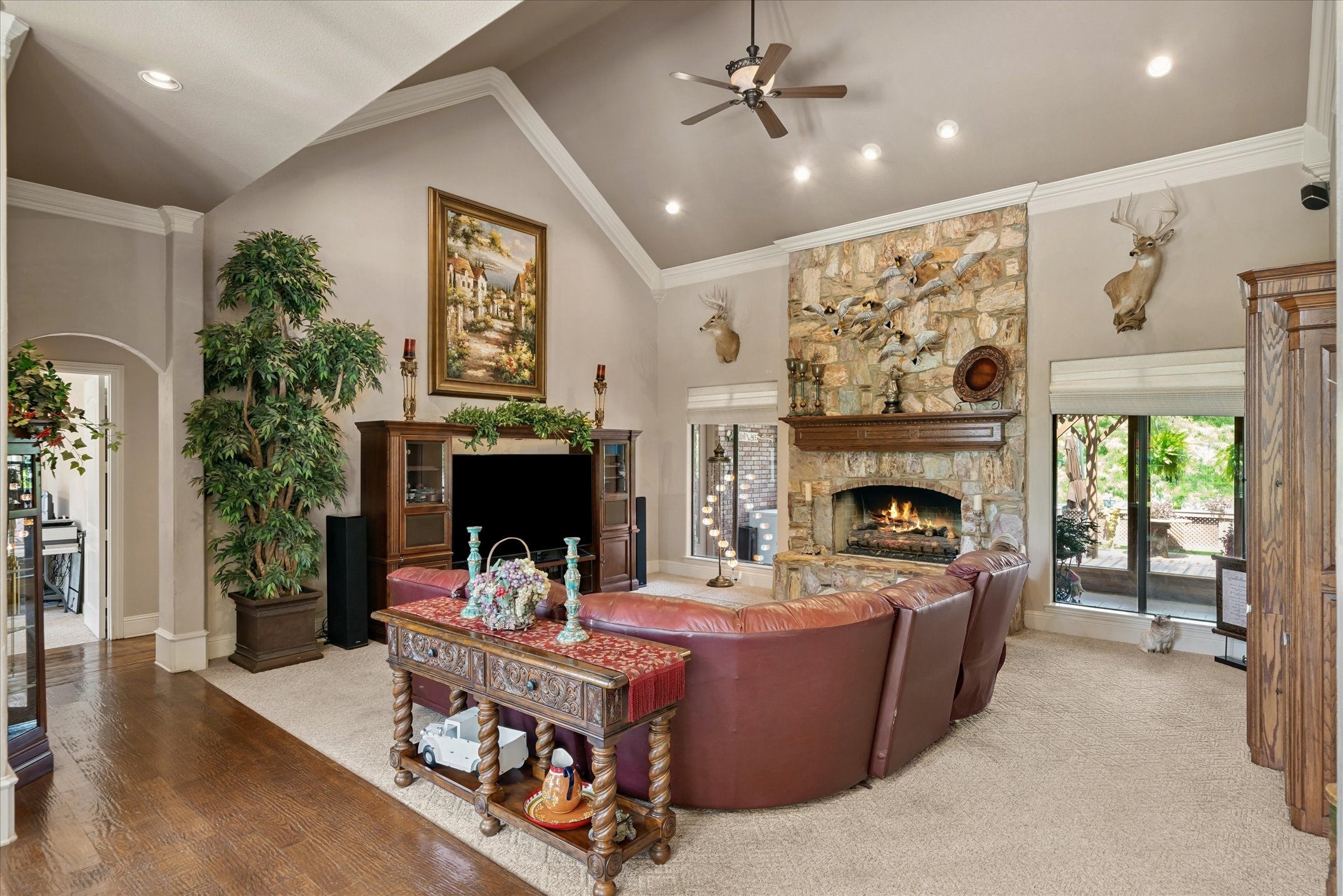 Mabank, Texas, 75156, United States, 5 Bedrooms Bedrooms, ,6 BathroomsBathrooms,Residential,Active,1894194