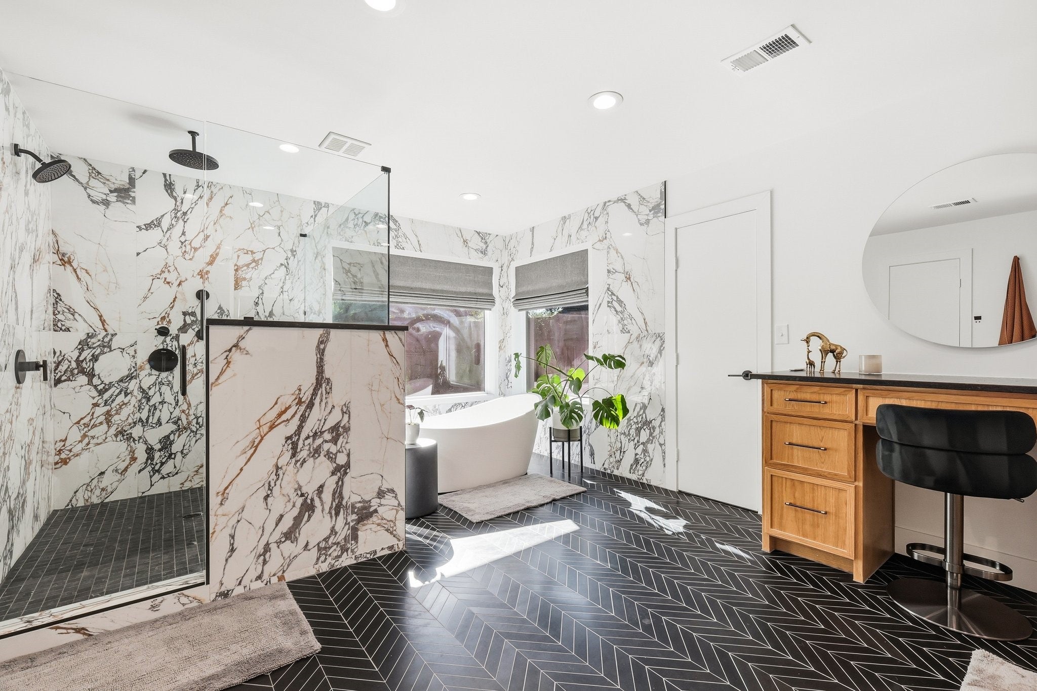 Dallas, Texas, 75248, United States, 4 Bedrooms Bedrooms, ,3 BathroomsBathrooms,Residential,Active,1973343