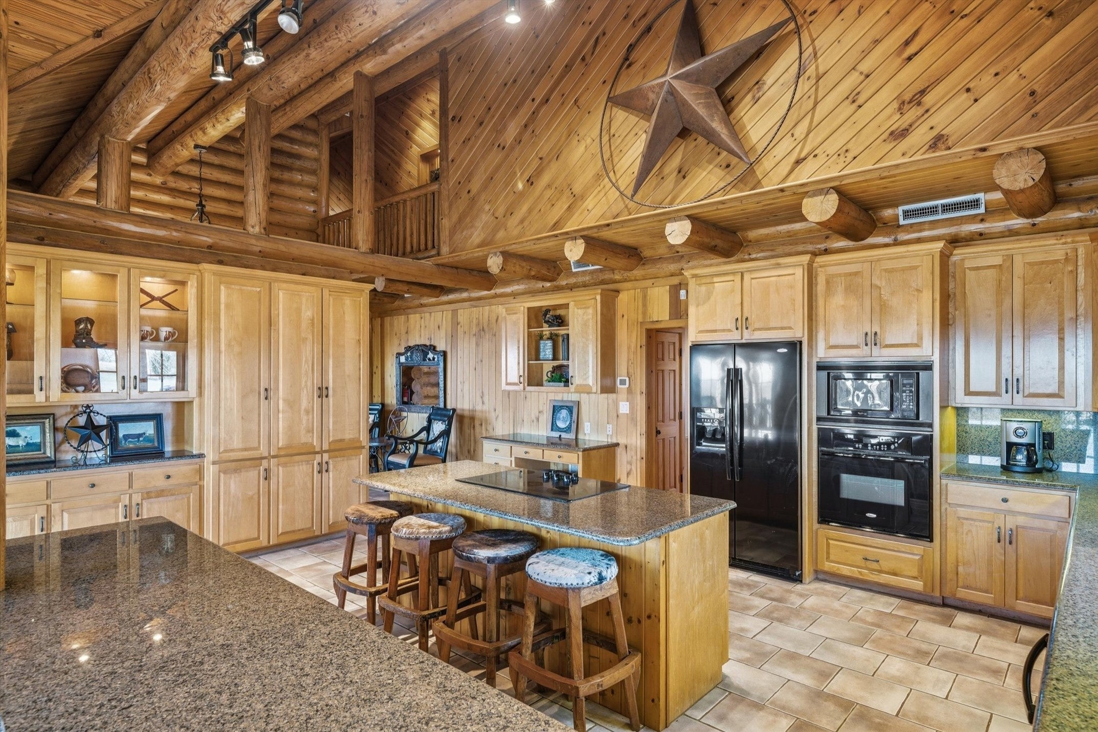 Palmer, Texas, 75152, United States, 6 Bedrooms Bedrooms, ,5 BathroomsBathrooms,Residential,Active,2010532