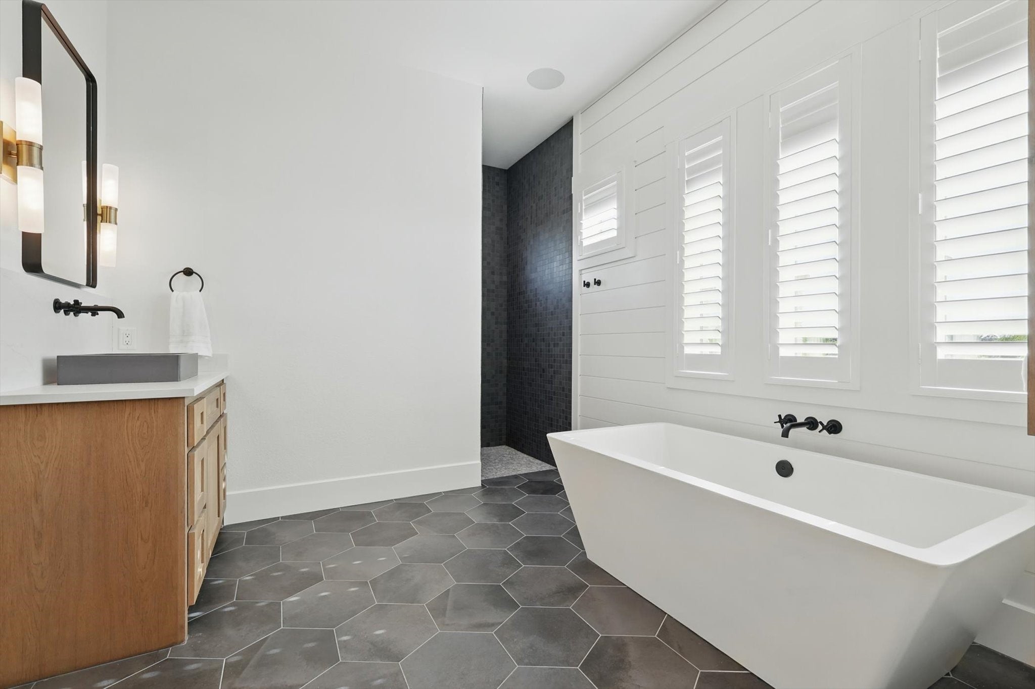 Lantana, Texas, 76226, United States, 4 Bedrooms Bedrooms, ,5 BathroomsBathrooms,Residential,Active,2001362