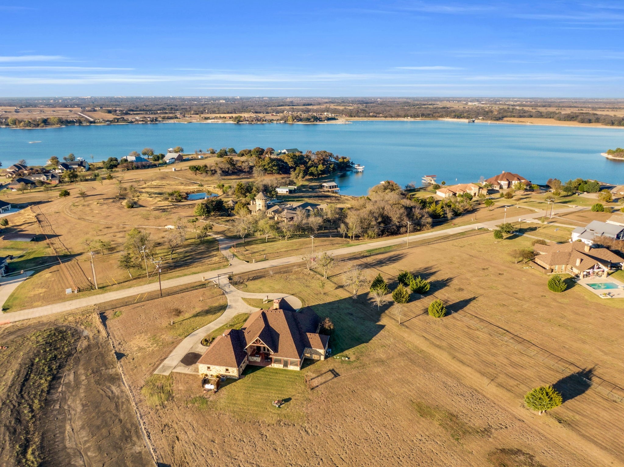 Waxahachie, Texas, 75165, United States, 3 Bedrooms Bedrooms, ,3 BathroomsBathrooms,Residential,Active,2001358