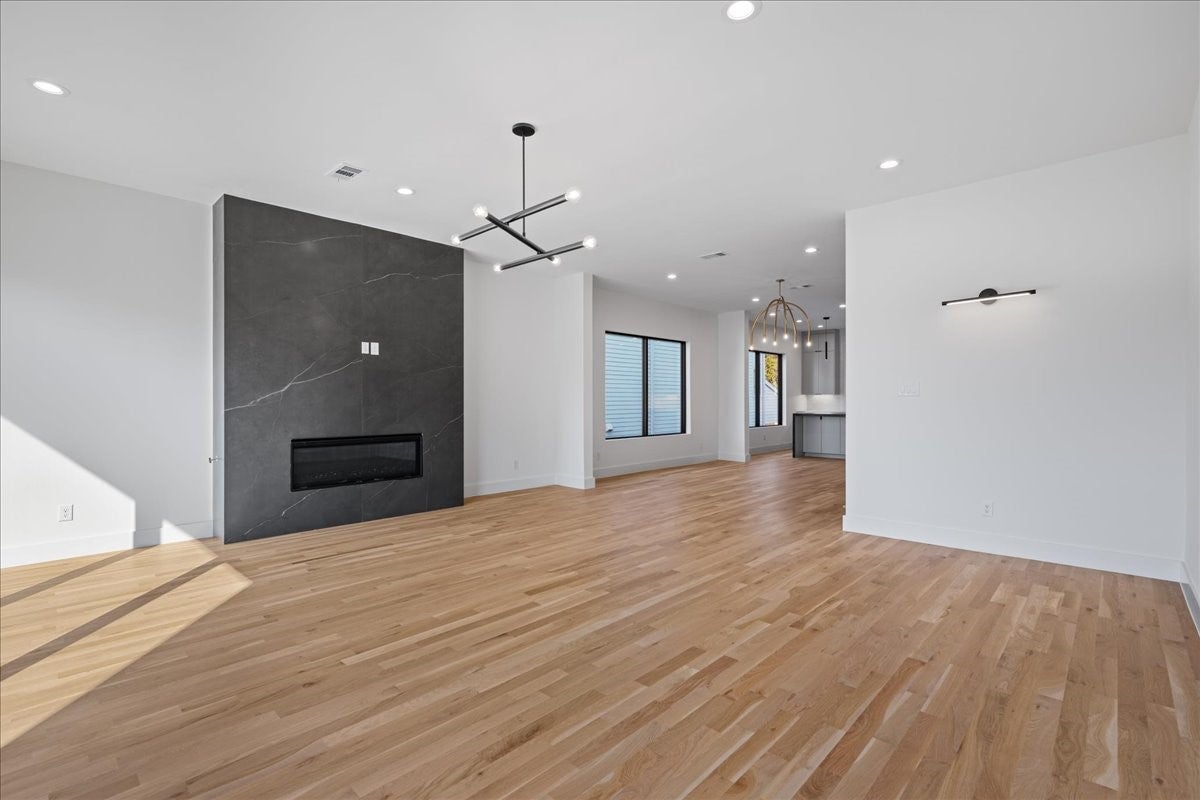 Dallas, Texas, 75204, United States, 4 Bedrooms Bedrooms, ,4 BathroomsBathrooms,Residential,Active,1929706