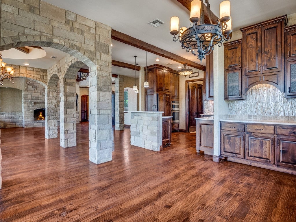 Graham, Texas, 76450, United States, 4 Bedrooms Bedrooms, ,4 BathroomsBathrooms,Residential,Active,1944034