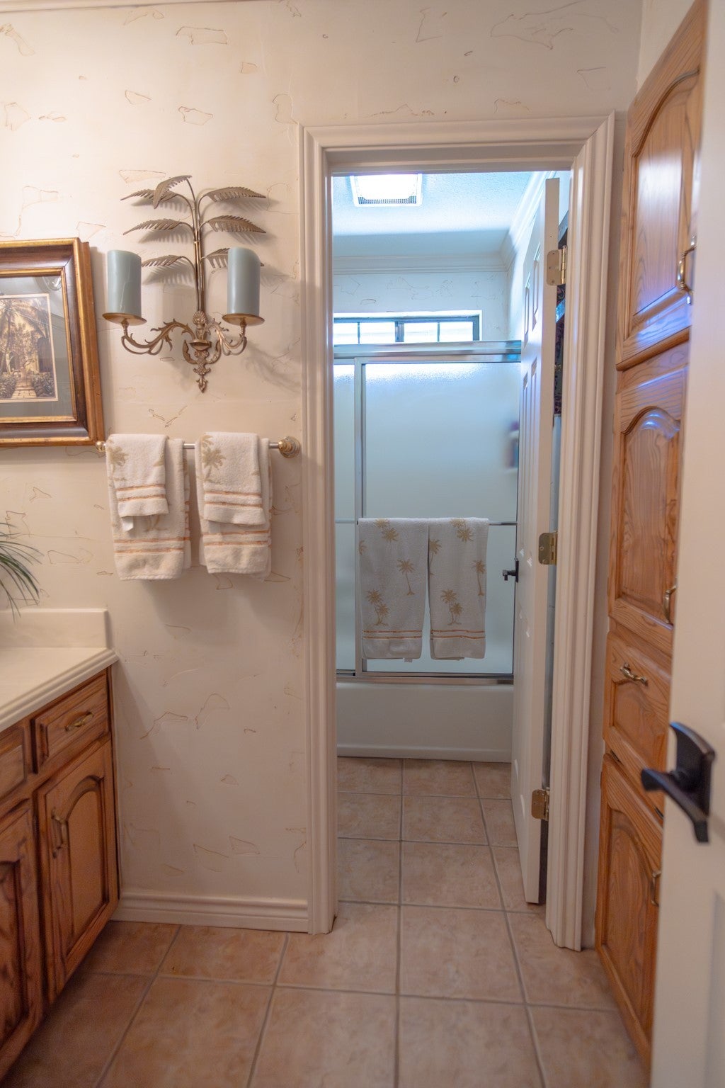 Bonham, Texas, 75418, United States, 4 Bedrooms Bedrooms, ,5 BathroomsBathrooms,Residential,Active,1988725